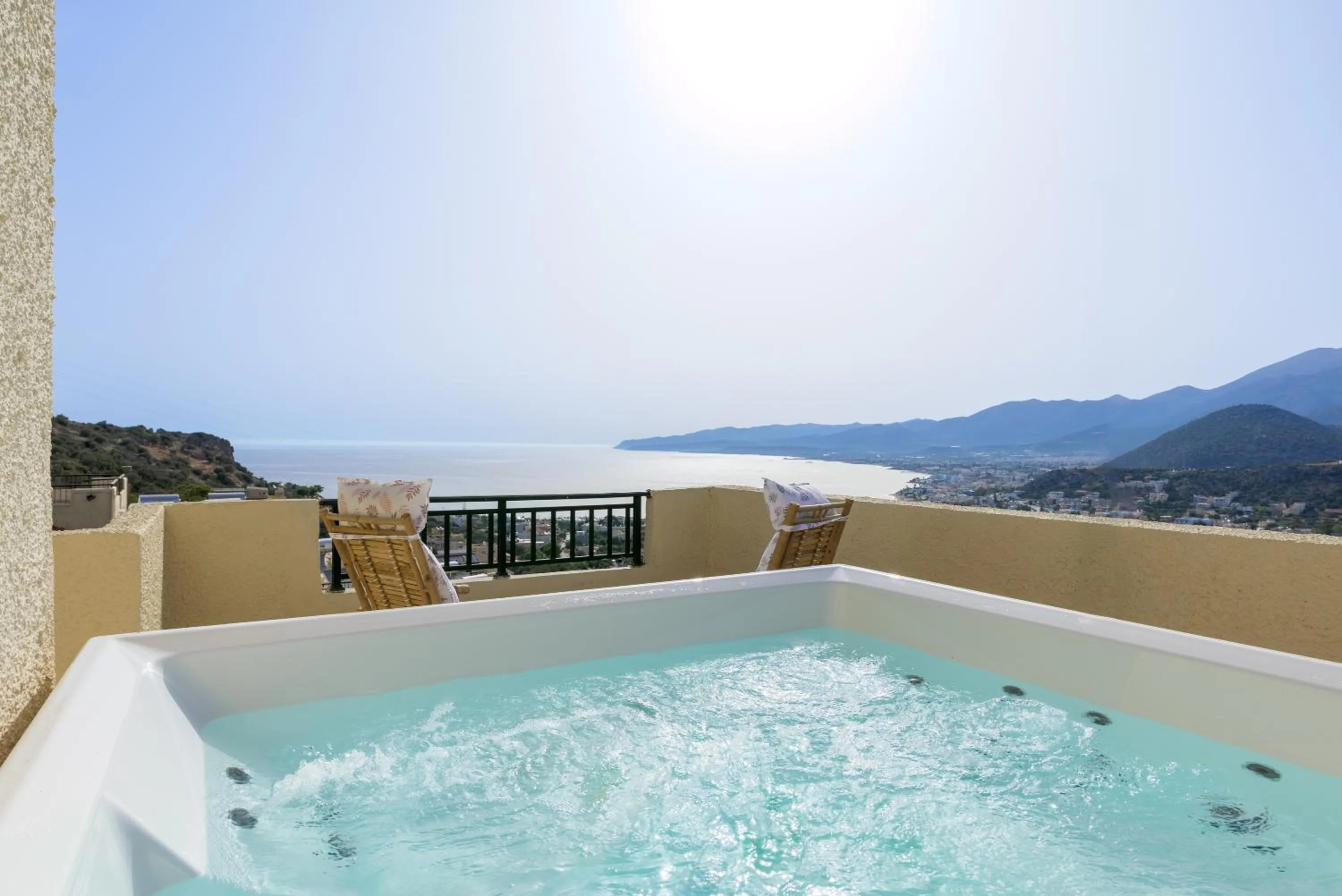 Day in Blue Horizon Apartments