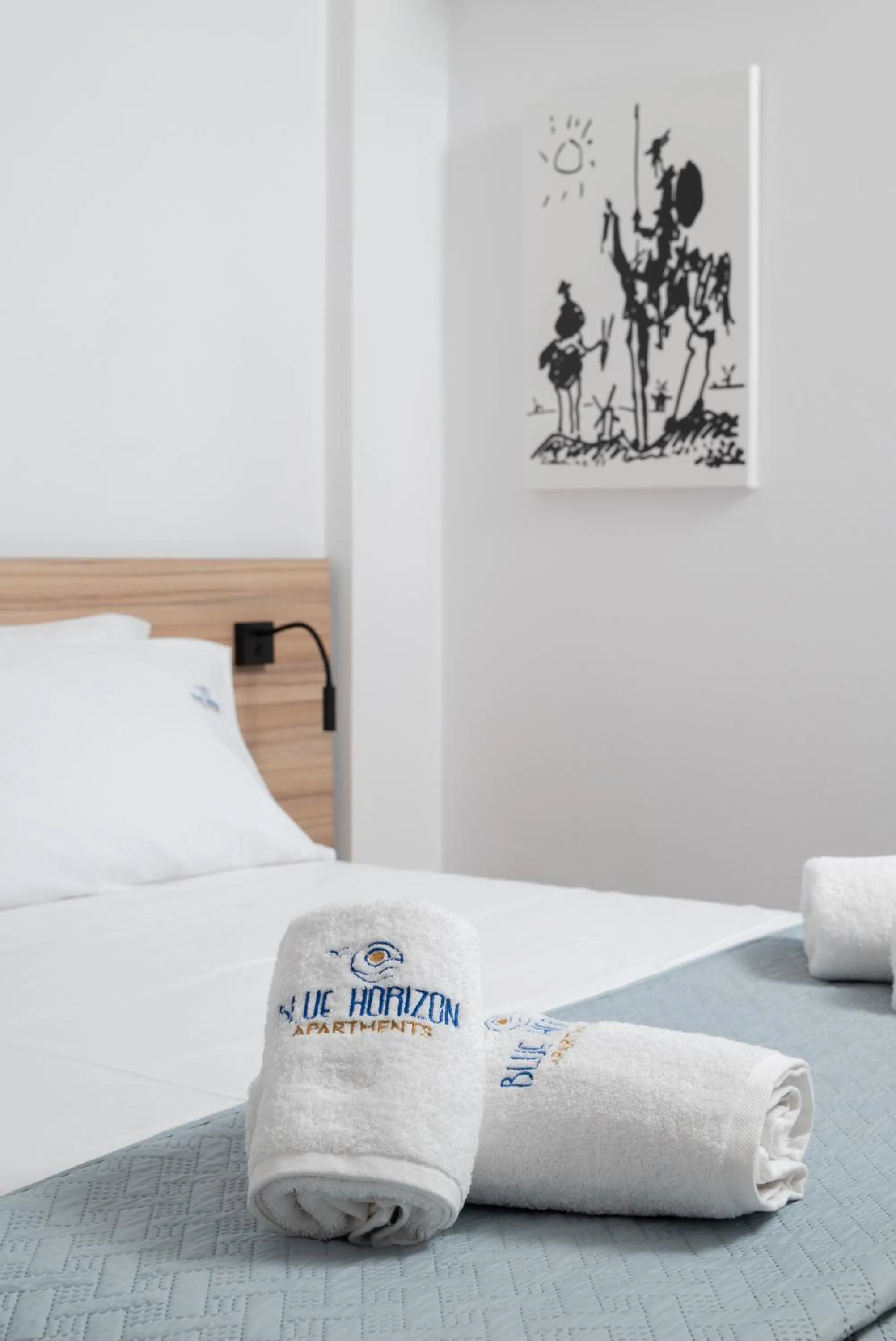 Bed in Blue Horizon Apartments