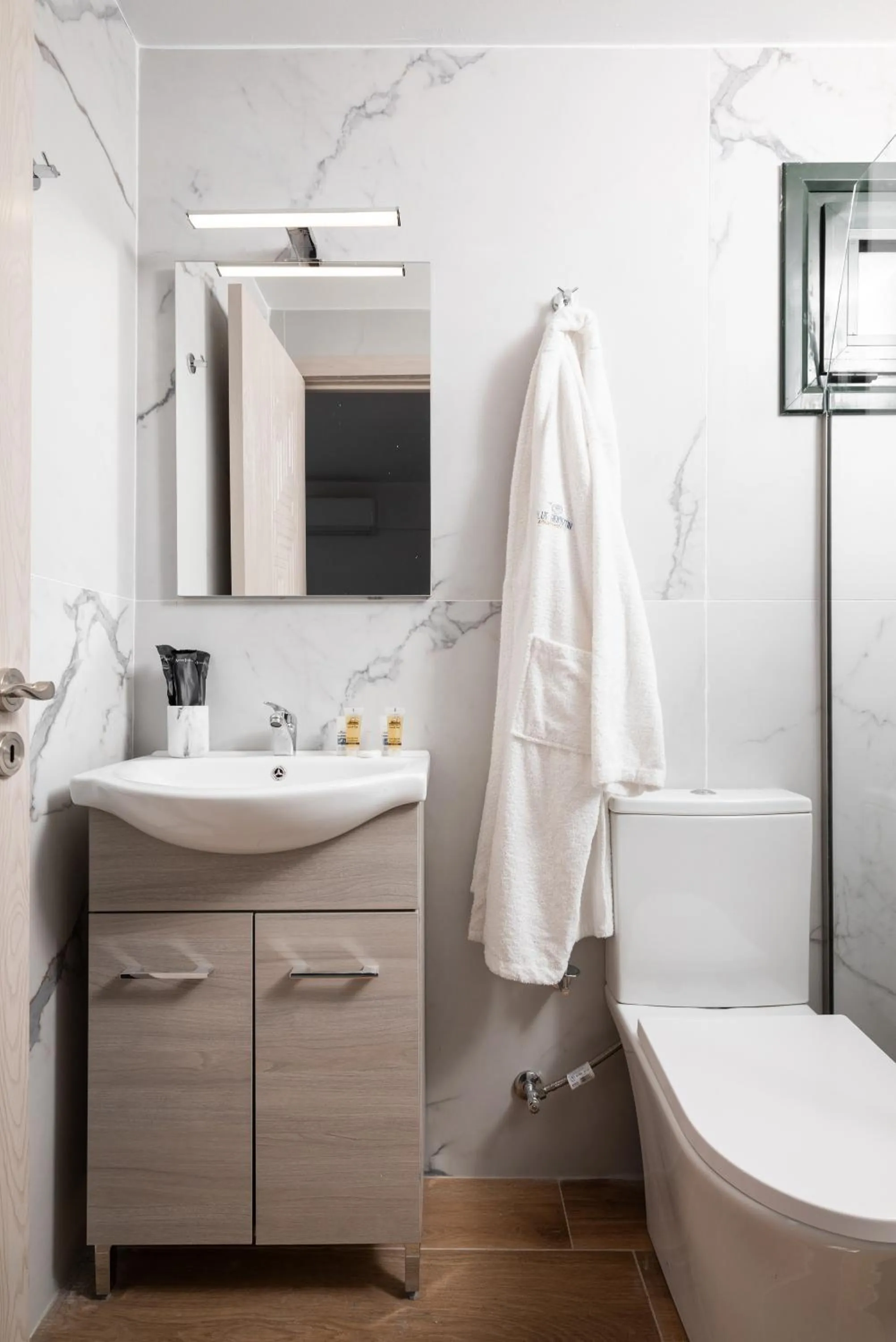 Shower in Blue Horizon Apartments