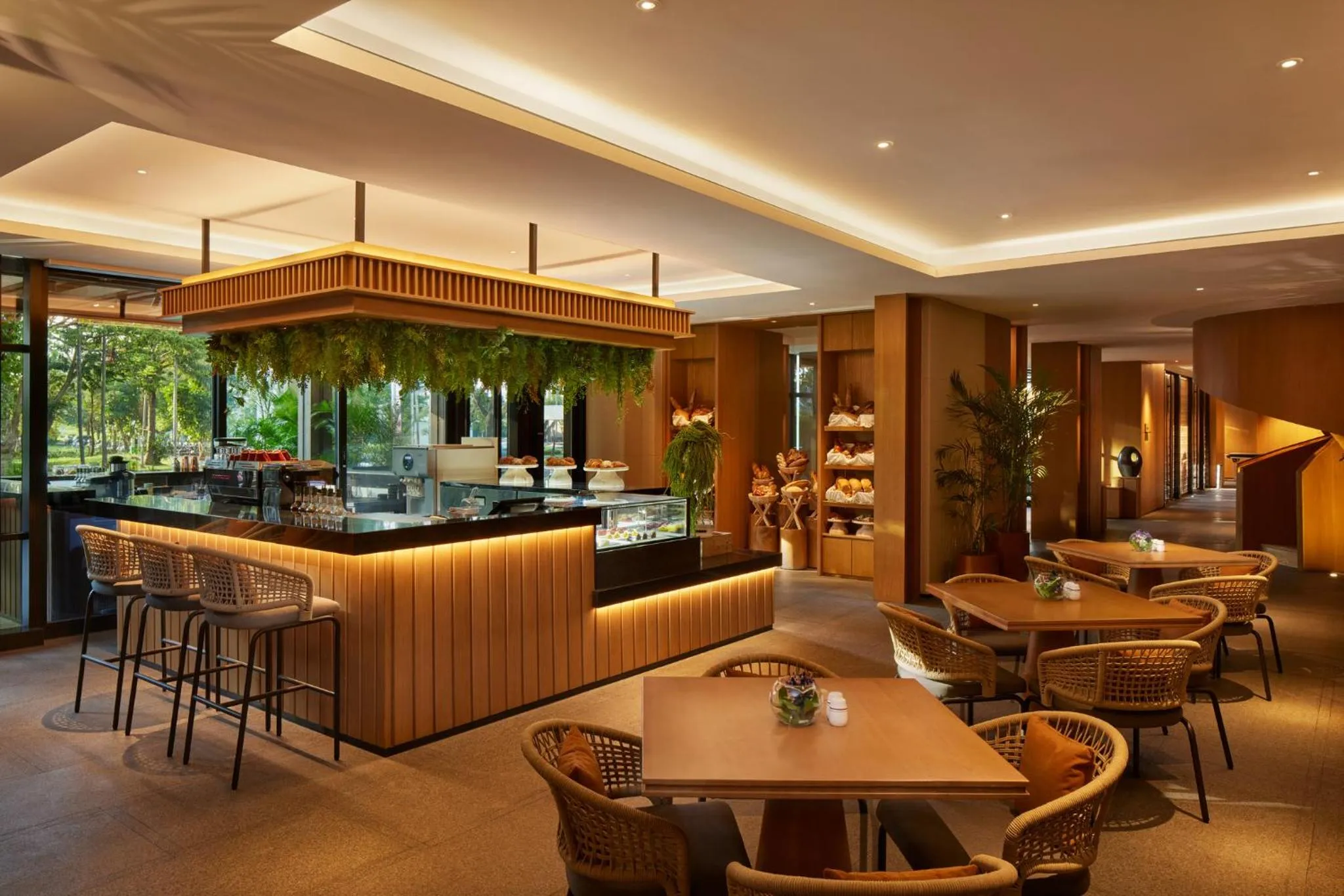 Restaurant/places to eat in Hotel Tentrem Jakarta