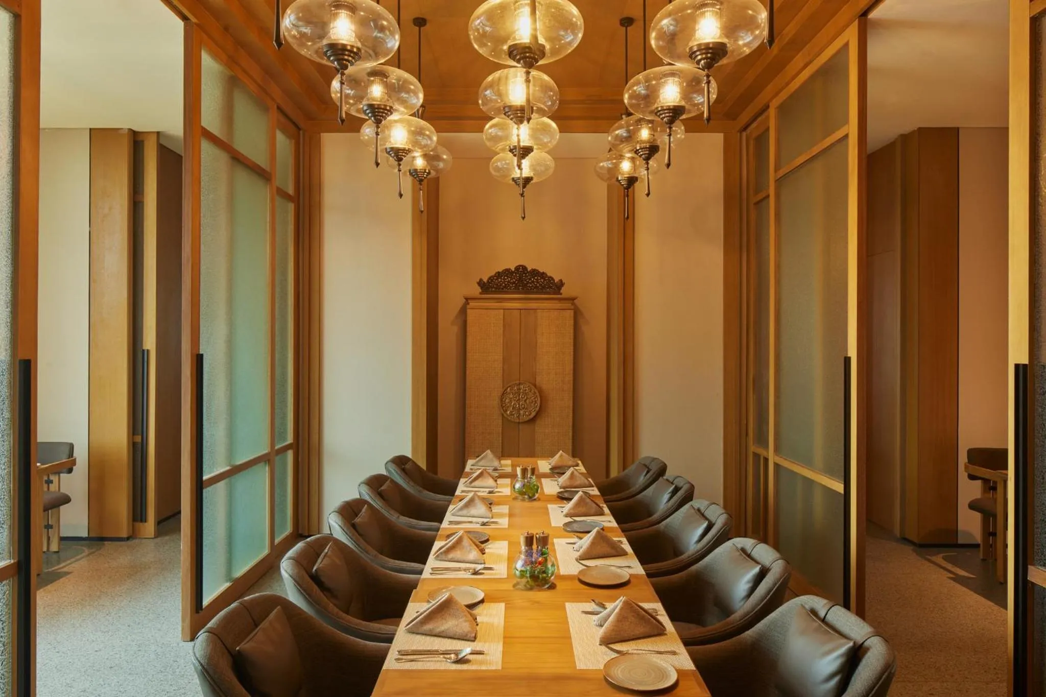 Restaurant/places to eat in Hotel Tentrem Jakarta