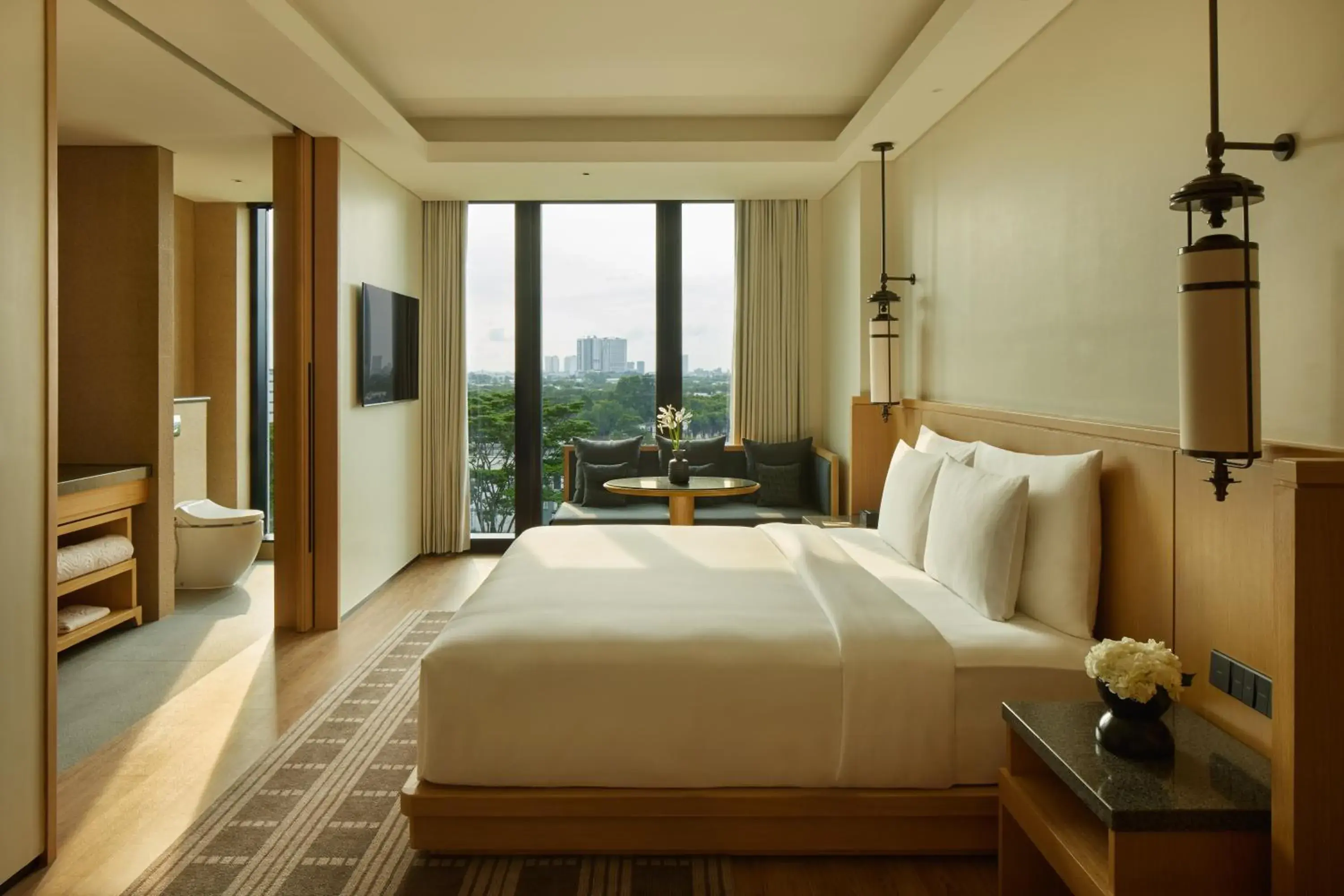 Deluxe King Room - single occupancy in Hotel Tentrem Jakarta Deluxe King Room - single occupancy in Hotel Tentrem Jakarta