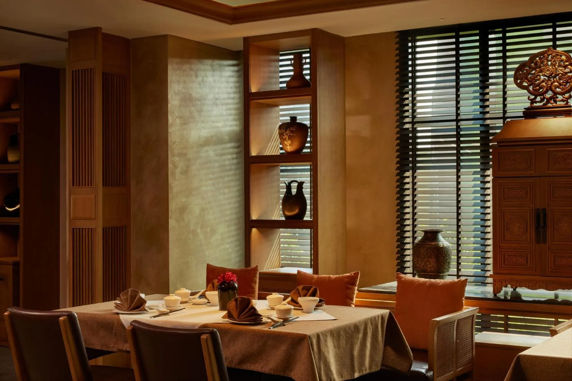 Restaurant/places to eat in Hotel Tentrem Jakarta