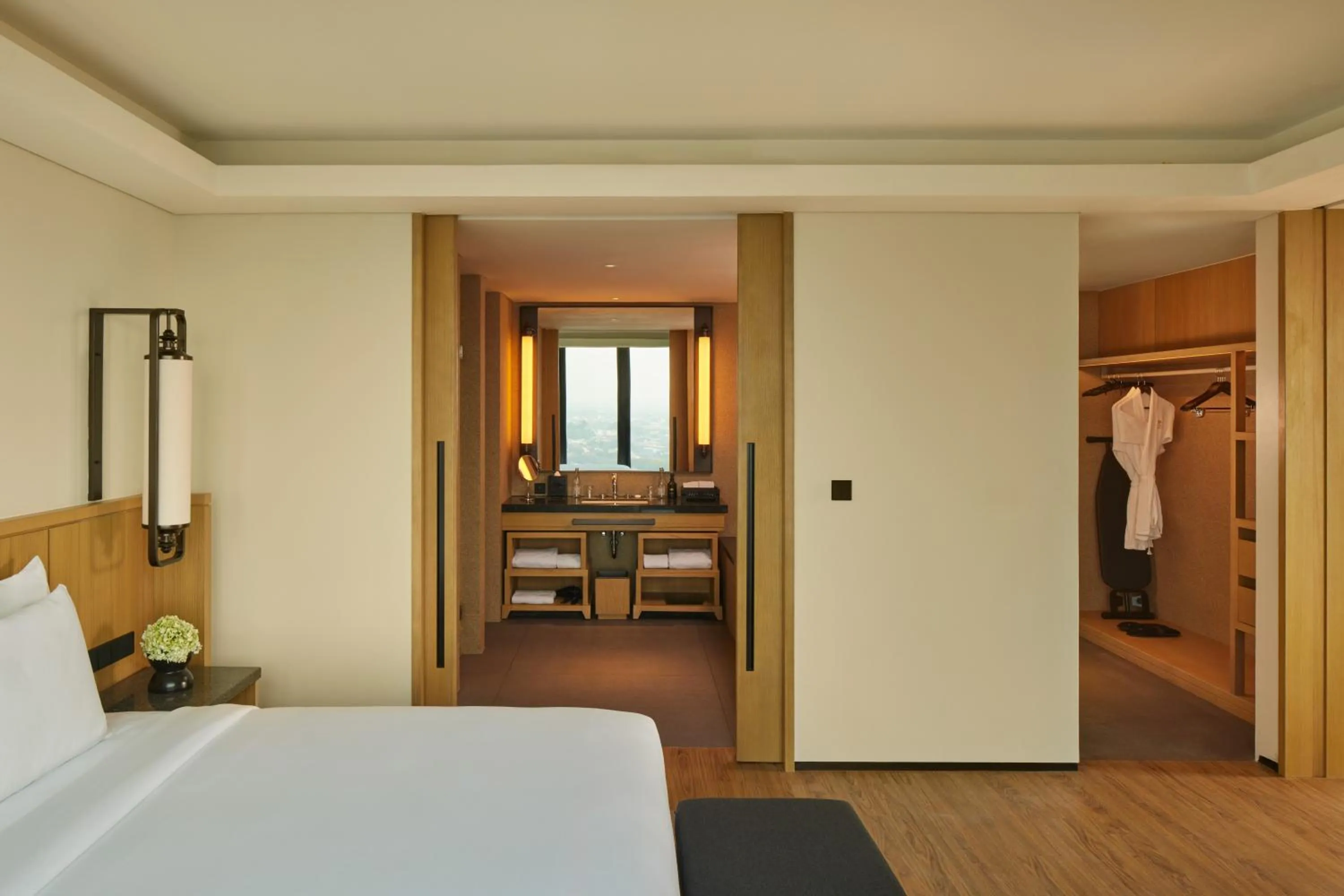 Bedroom, Bed in Hotel Tentrem Jakarta