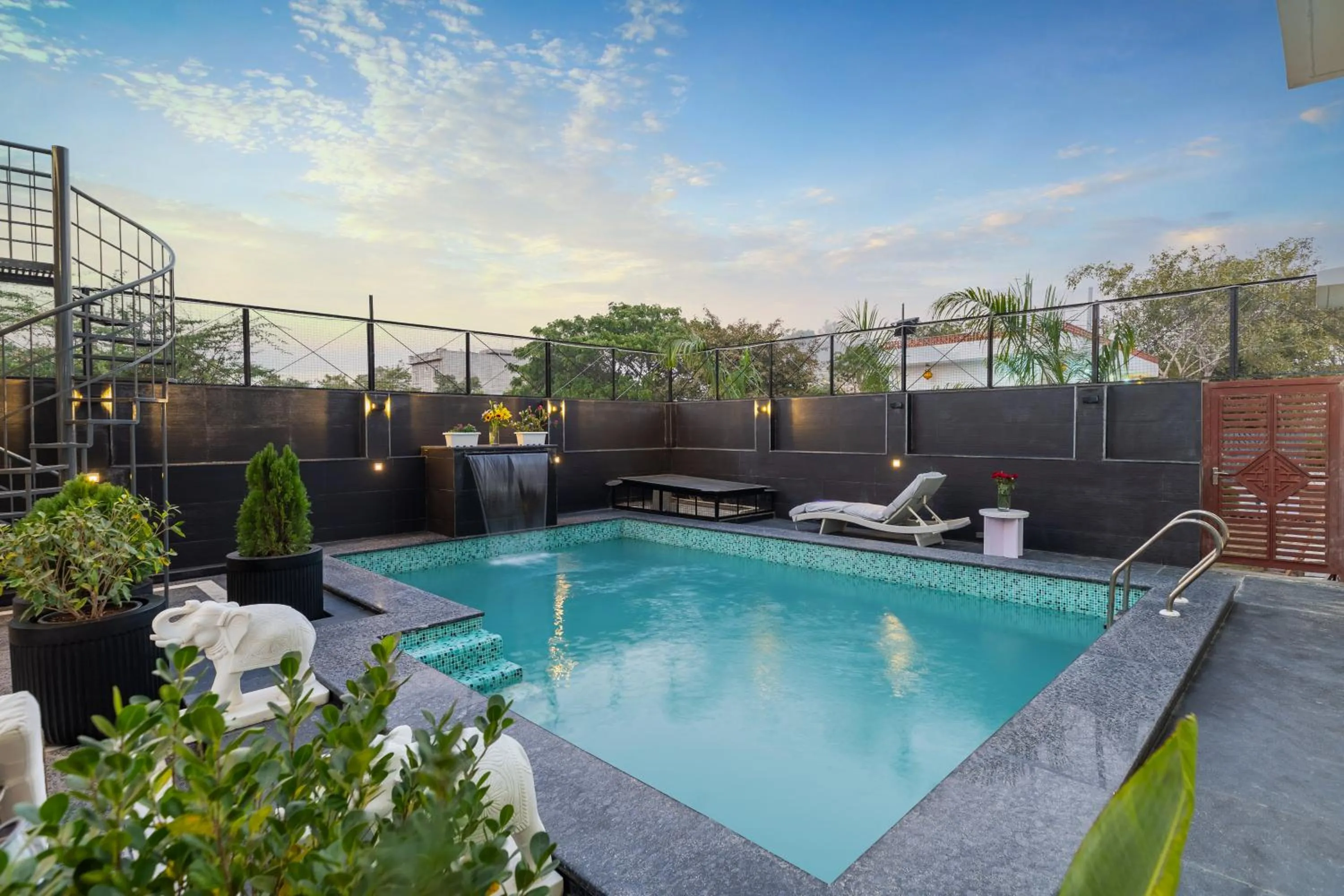 Pool view in Blue Chip Stays - My Downtown Hotels