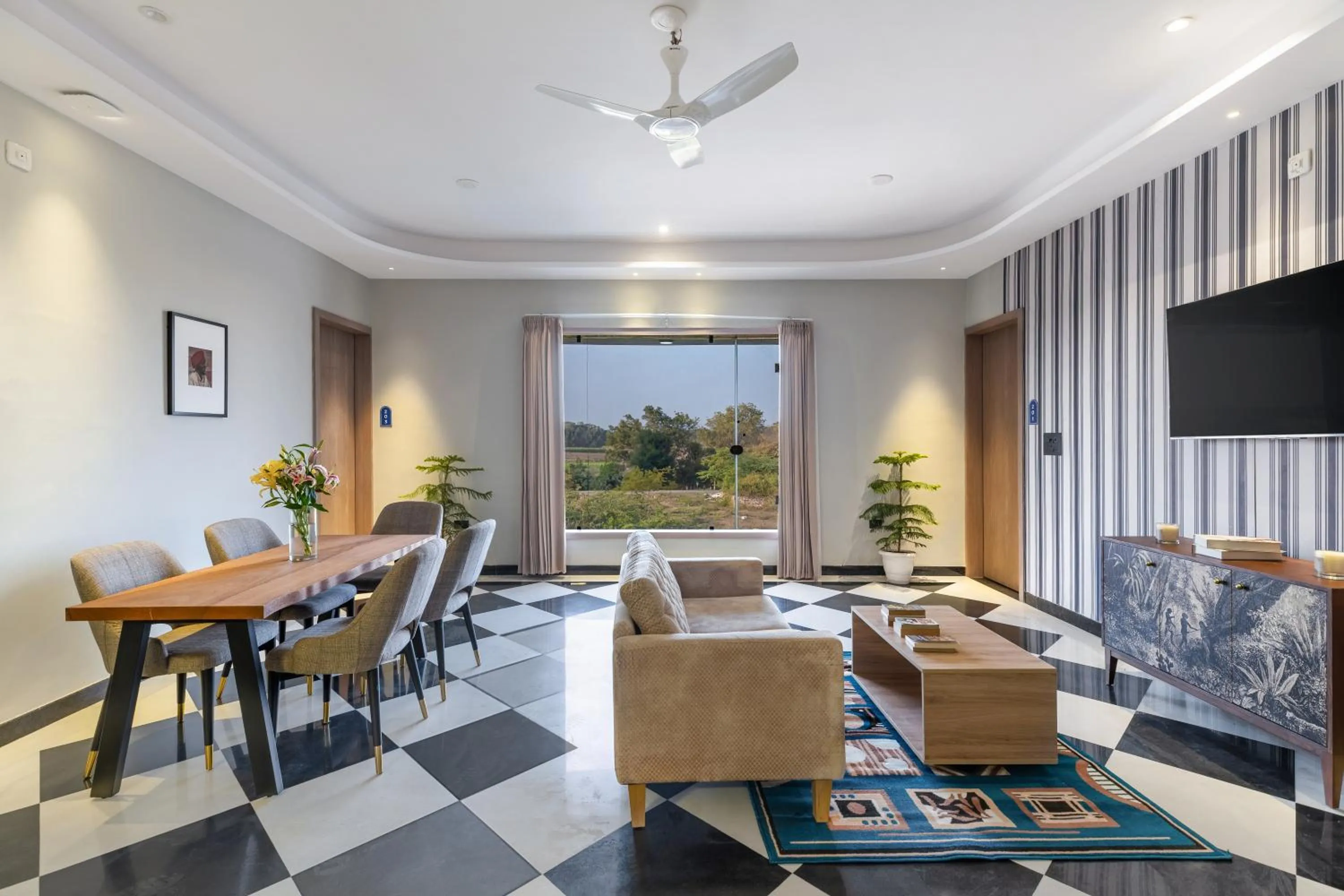 Evening entertainment in Blue Chip Stays - My Downtown Hotels