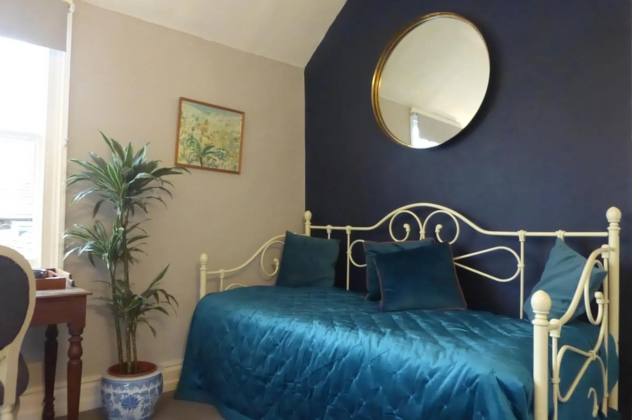 Bed in The Crown Inn, Kemerton