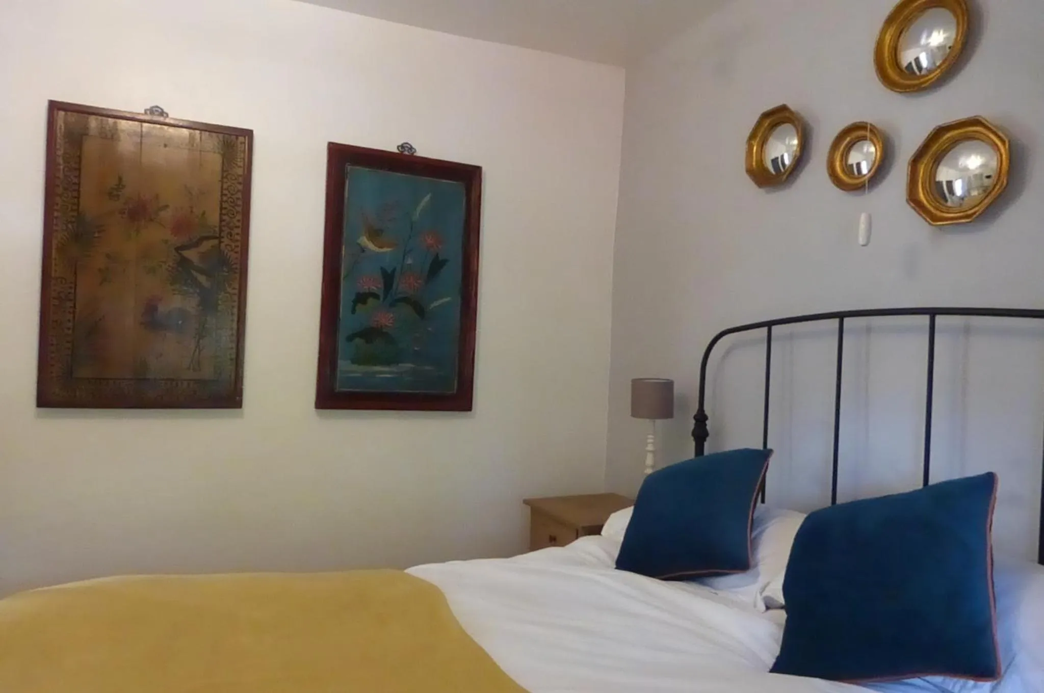 Bed in The Crown Inn, Kemerton