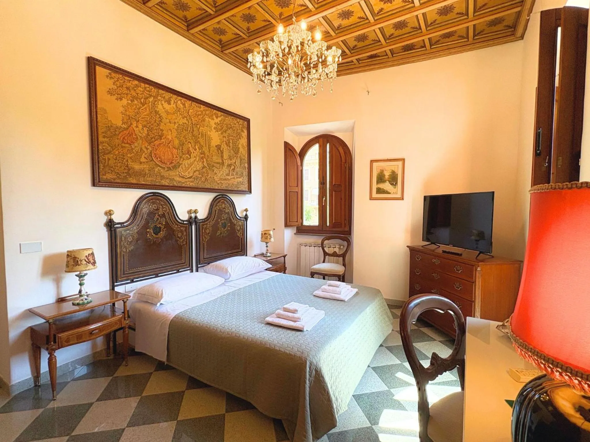 TV and multimedia, Bed in Villa Alberici