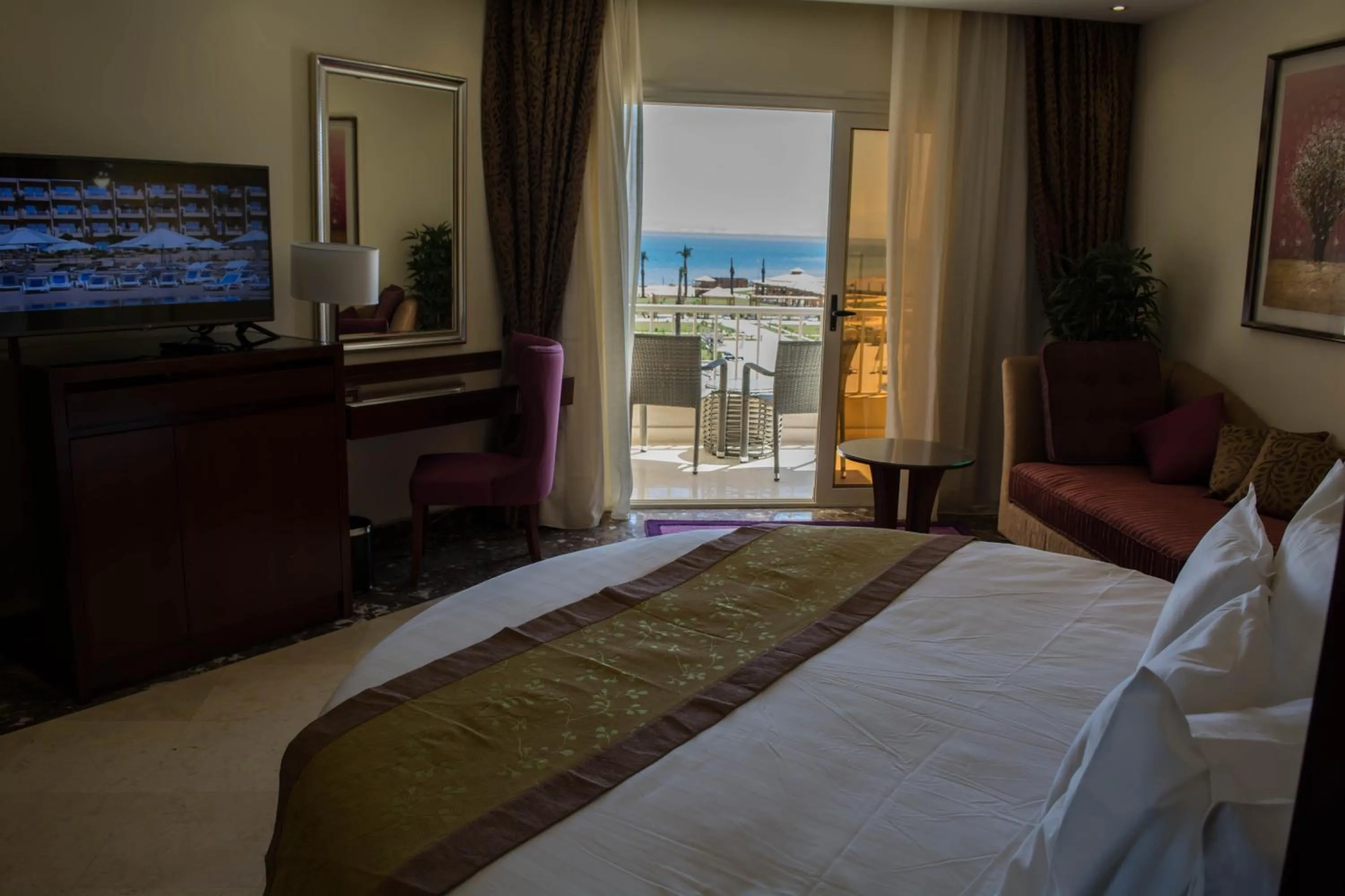 Bed in Tolip Taba Resort And Spa