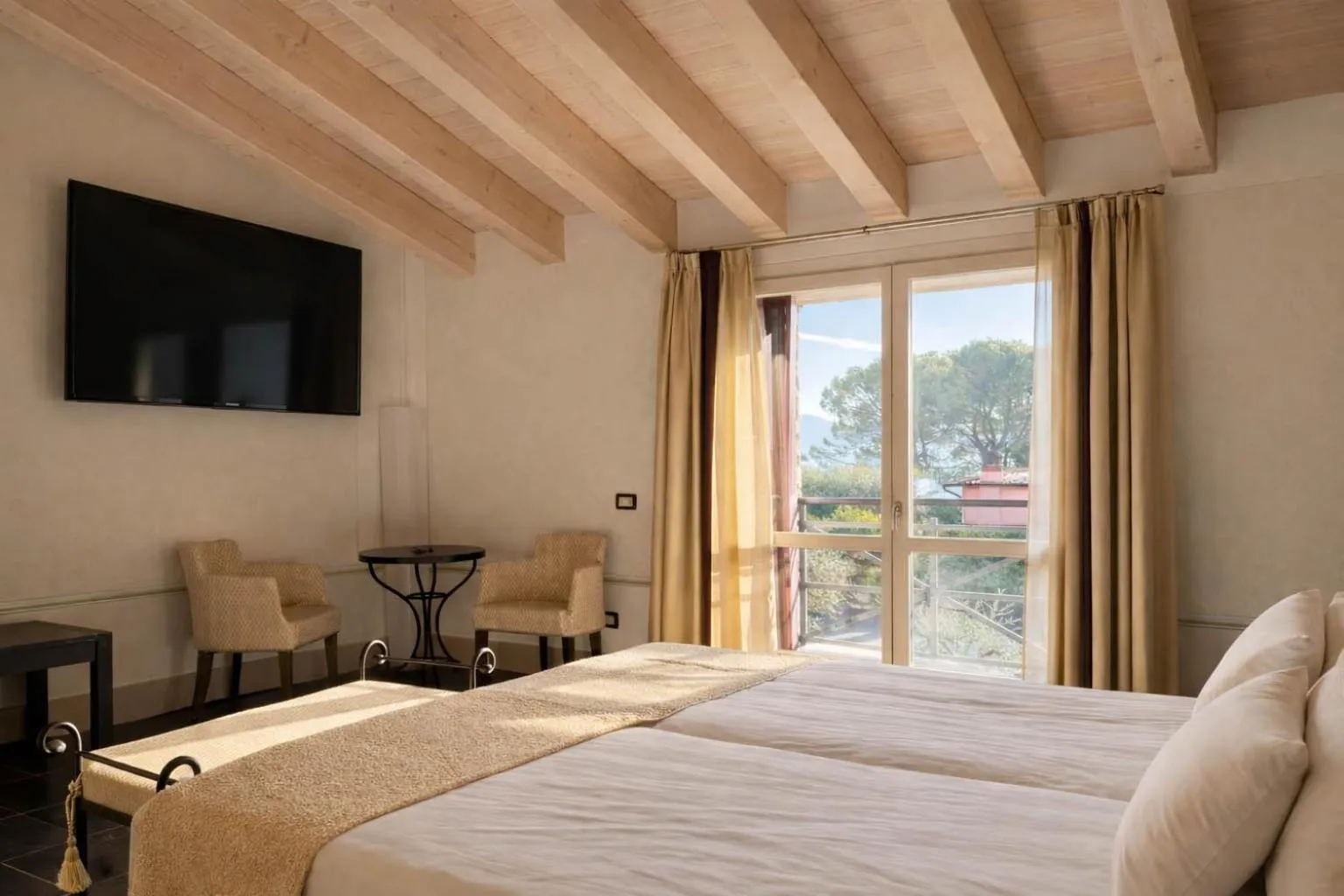 Bed in Boutique Hotel Bogliaco