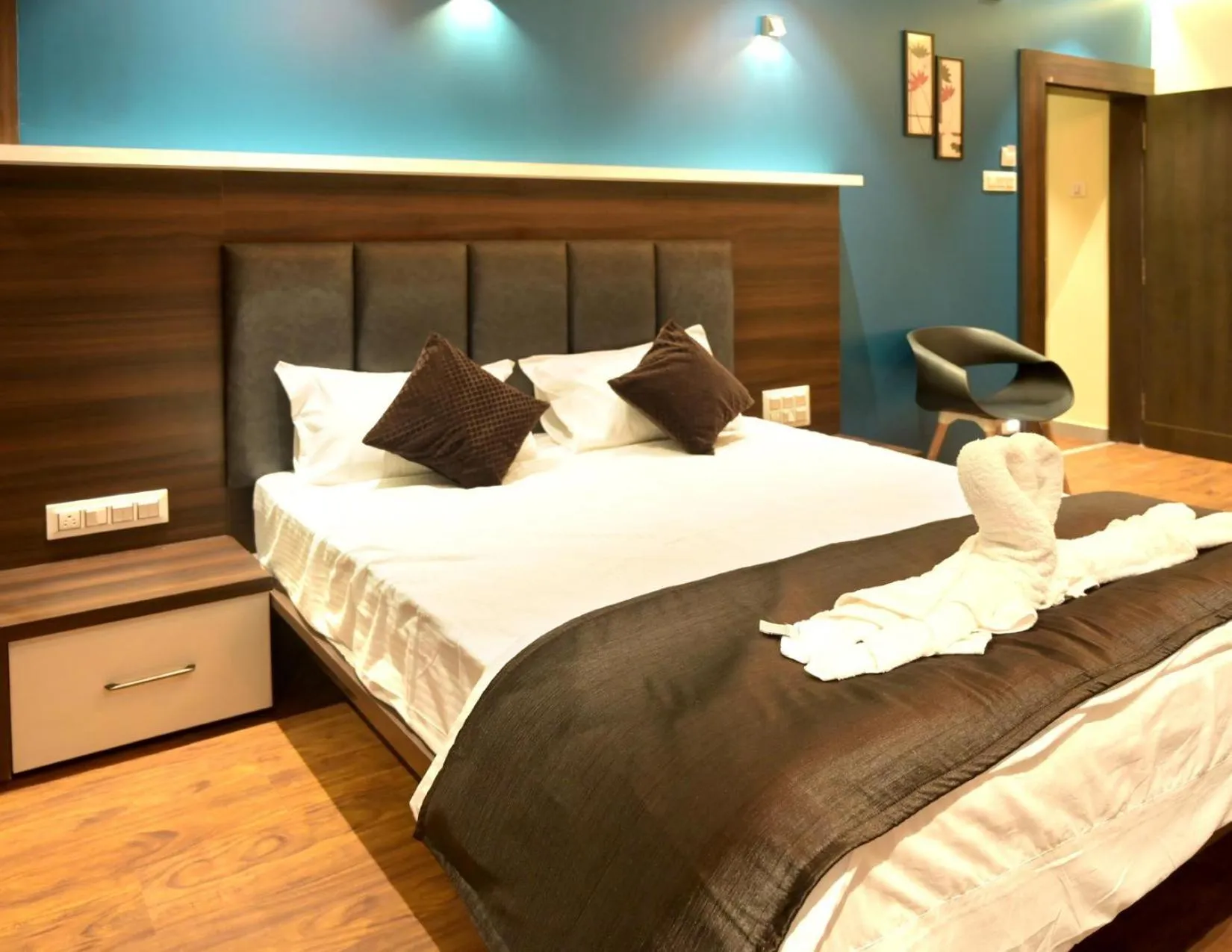 Photo of the whole room, Bed in Hotel Limelight