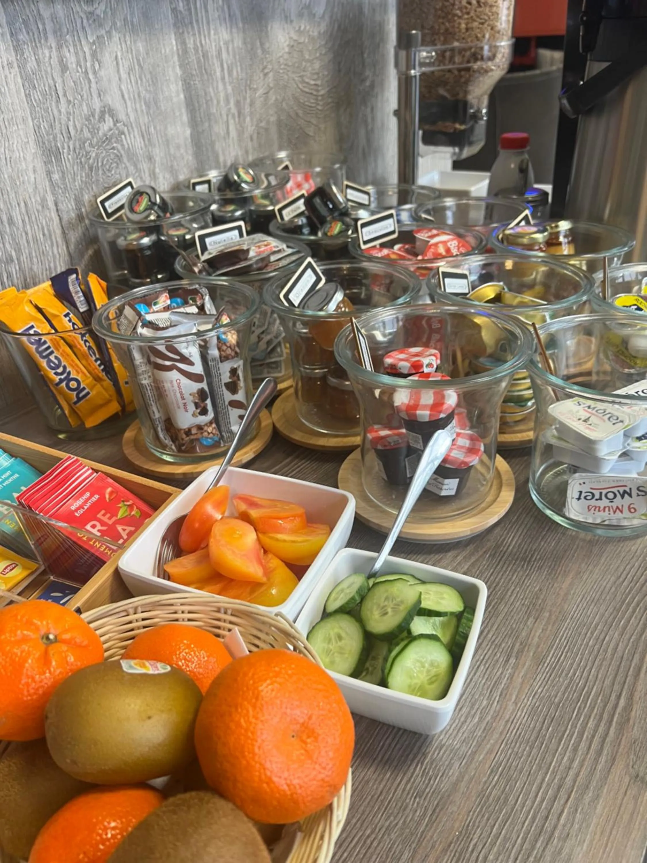 Buffet breakfast in Haras des Chartreux