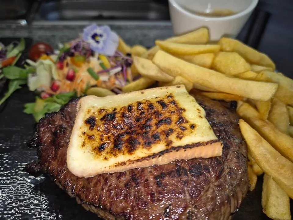 Restaurant/places to eat in Haras des Chartreux