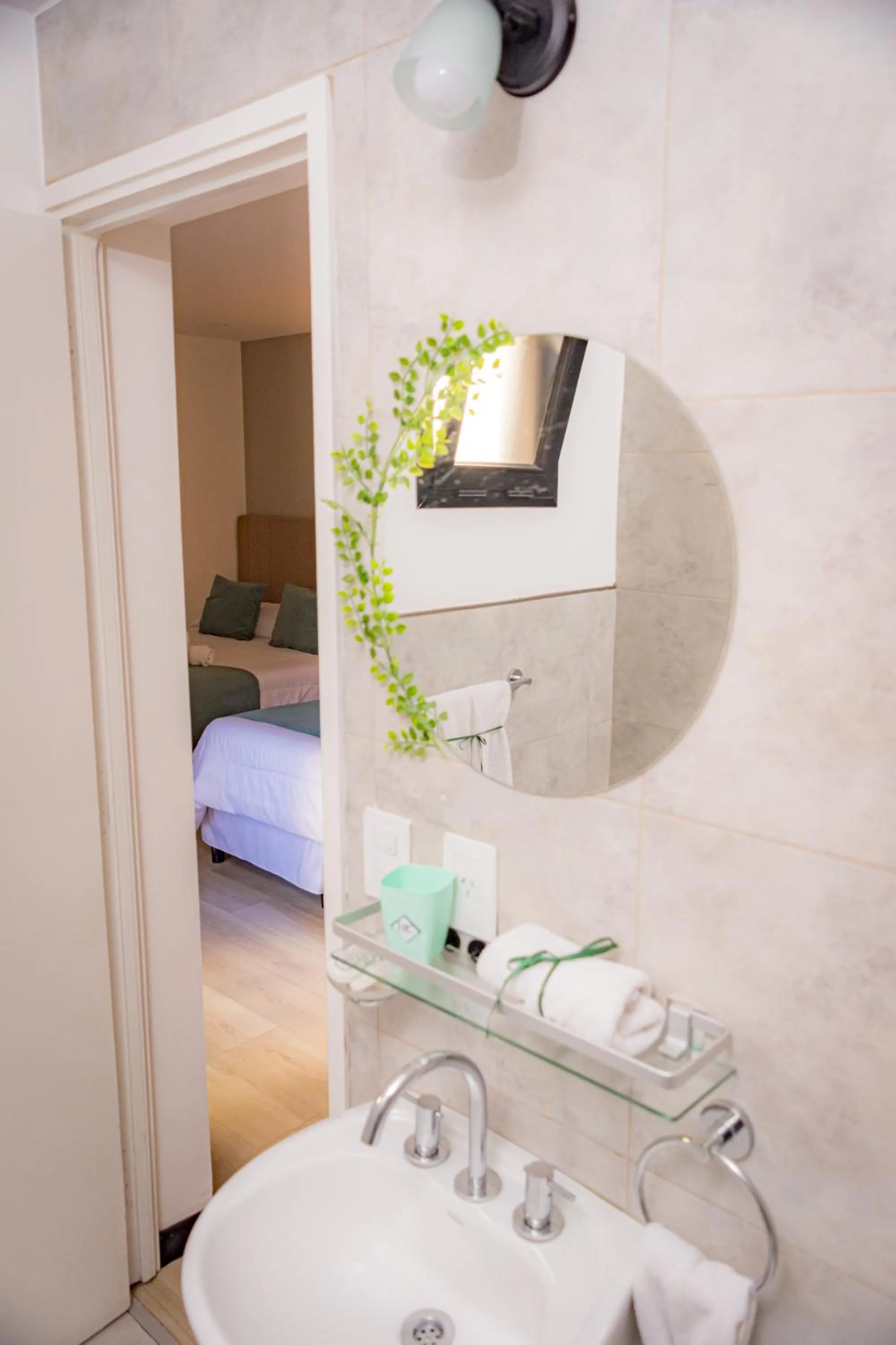 Bathroom, Bed in Hotel Caseros Salta