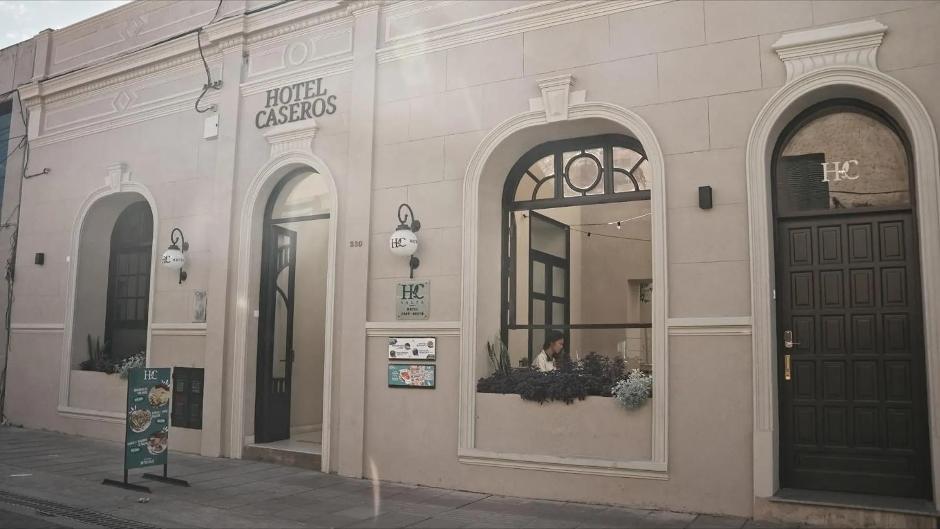 Facade/entrance in Hotel Caseros Salta