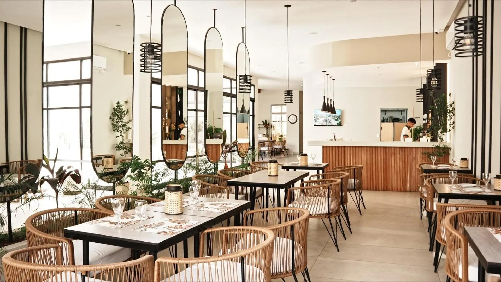 Restaurant/places to eat in Hotel Caseros Salta