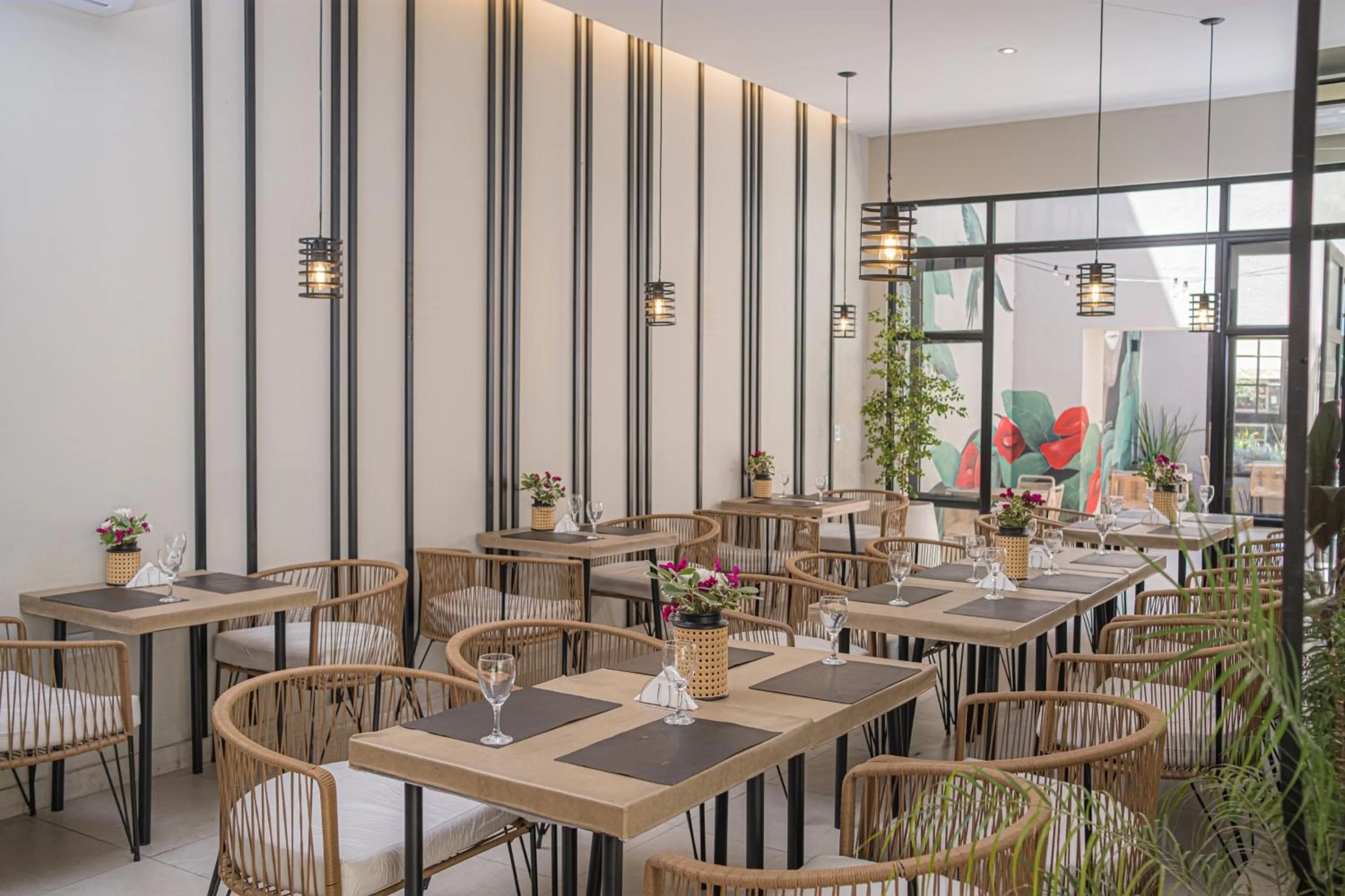 Restaurant/places to eat in Hotel Caseros Salta