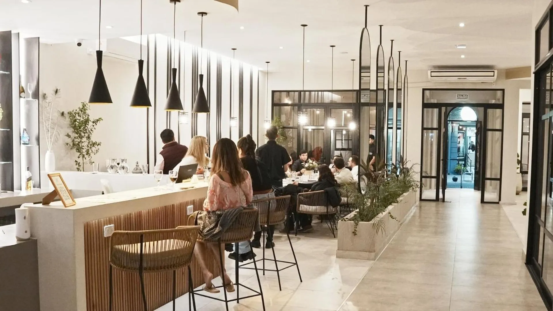 Restaurant/places to eat in Hotel Caseros Salta