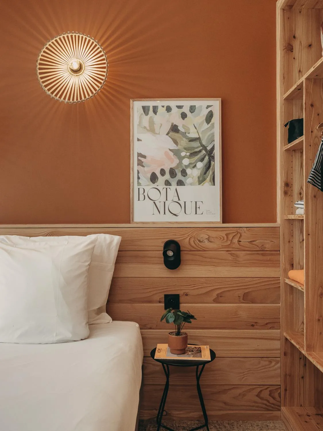 Bed in Hôtel le Bout du Parc de Versailles