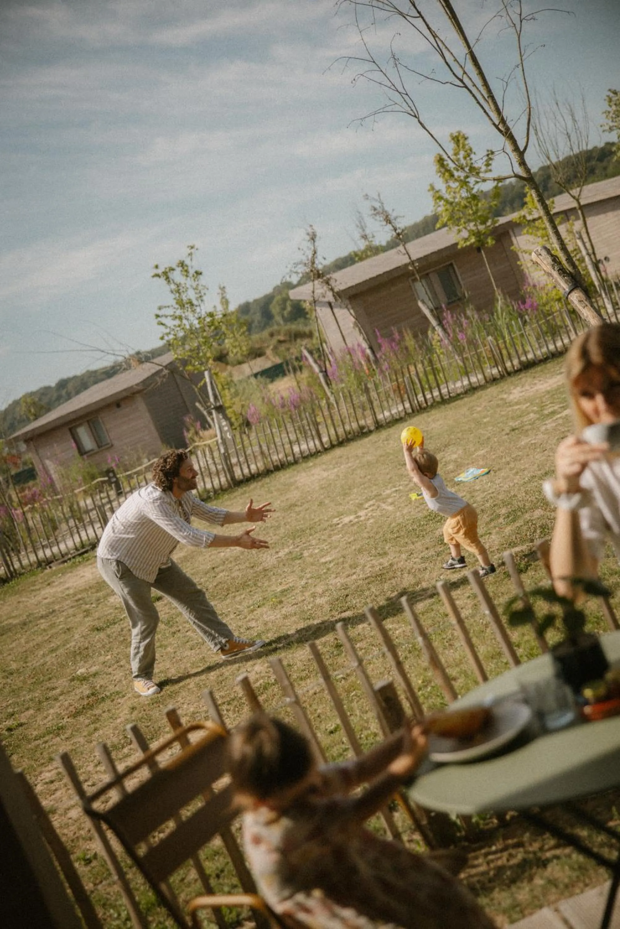 Patio in Hôtel le Bout du Parc de Versailles