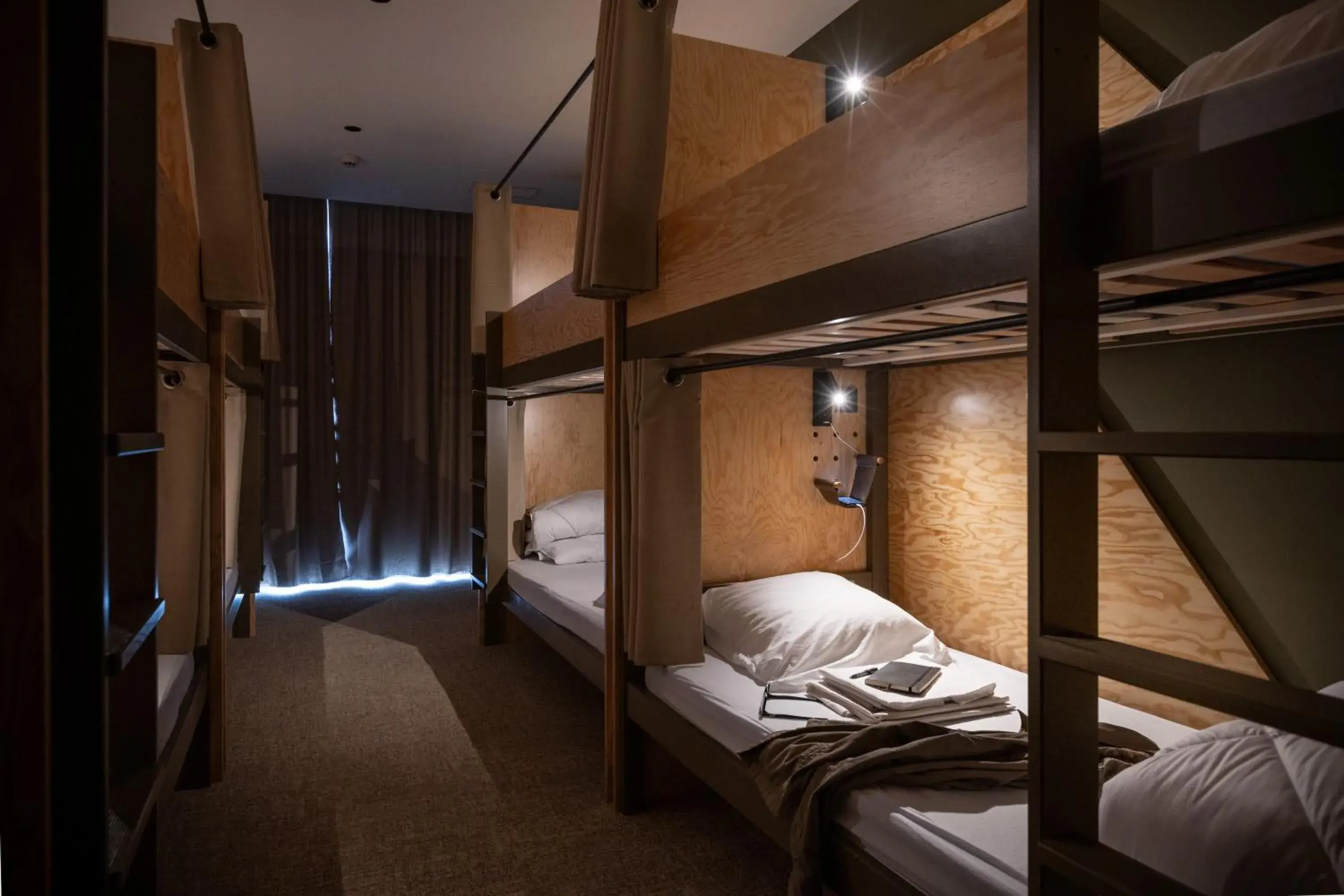 Room for 12 people in Hôtel le Bout du Parc de Versailles Room for 12 people in Hôtel le Bout du Parc de Versailles