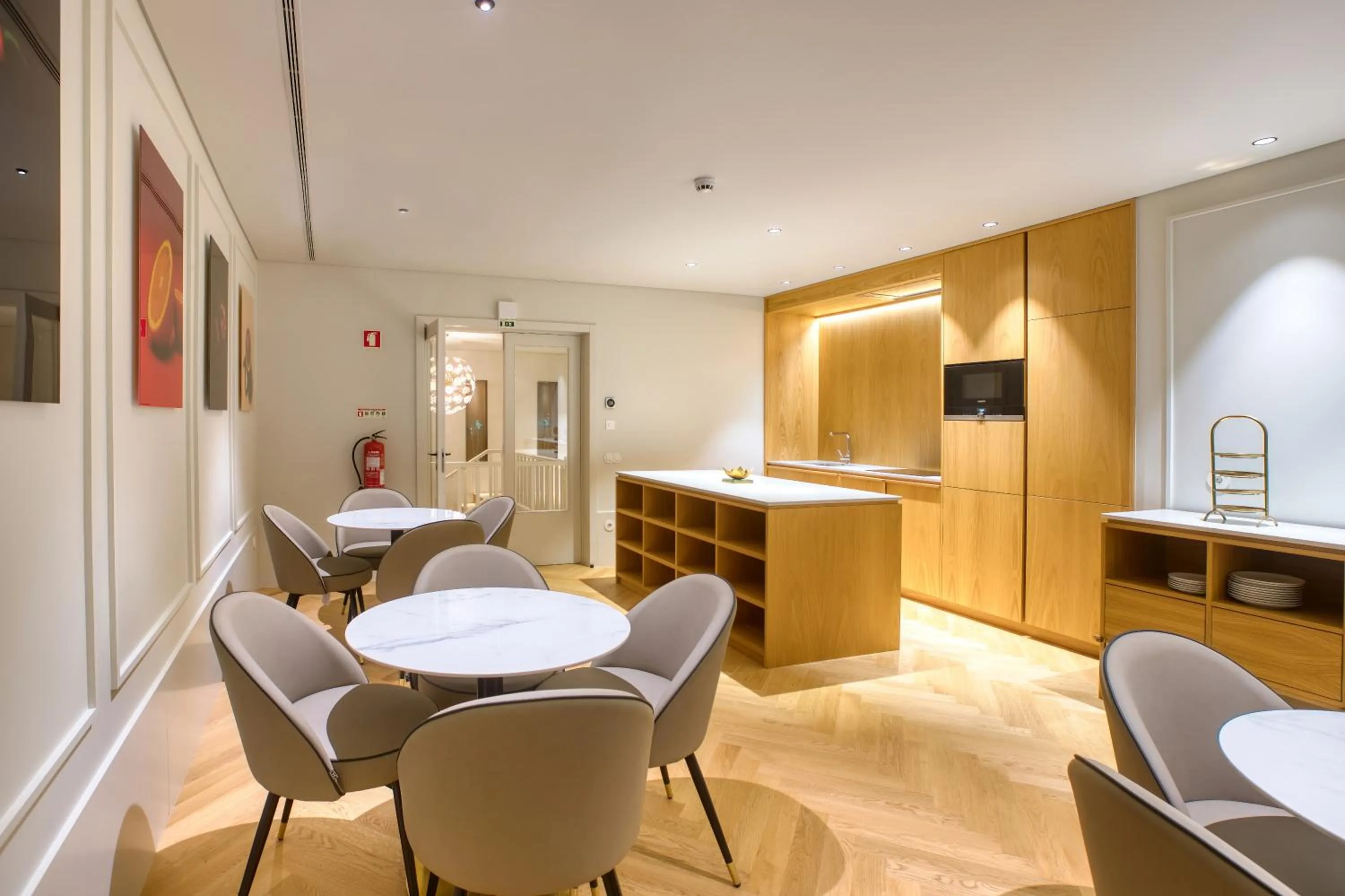 Kitchen or kitchenette in Palatial Suites