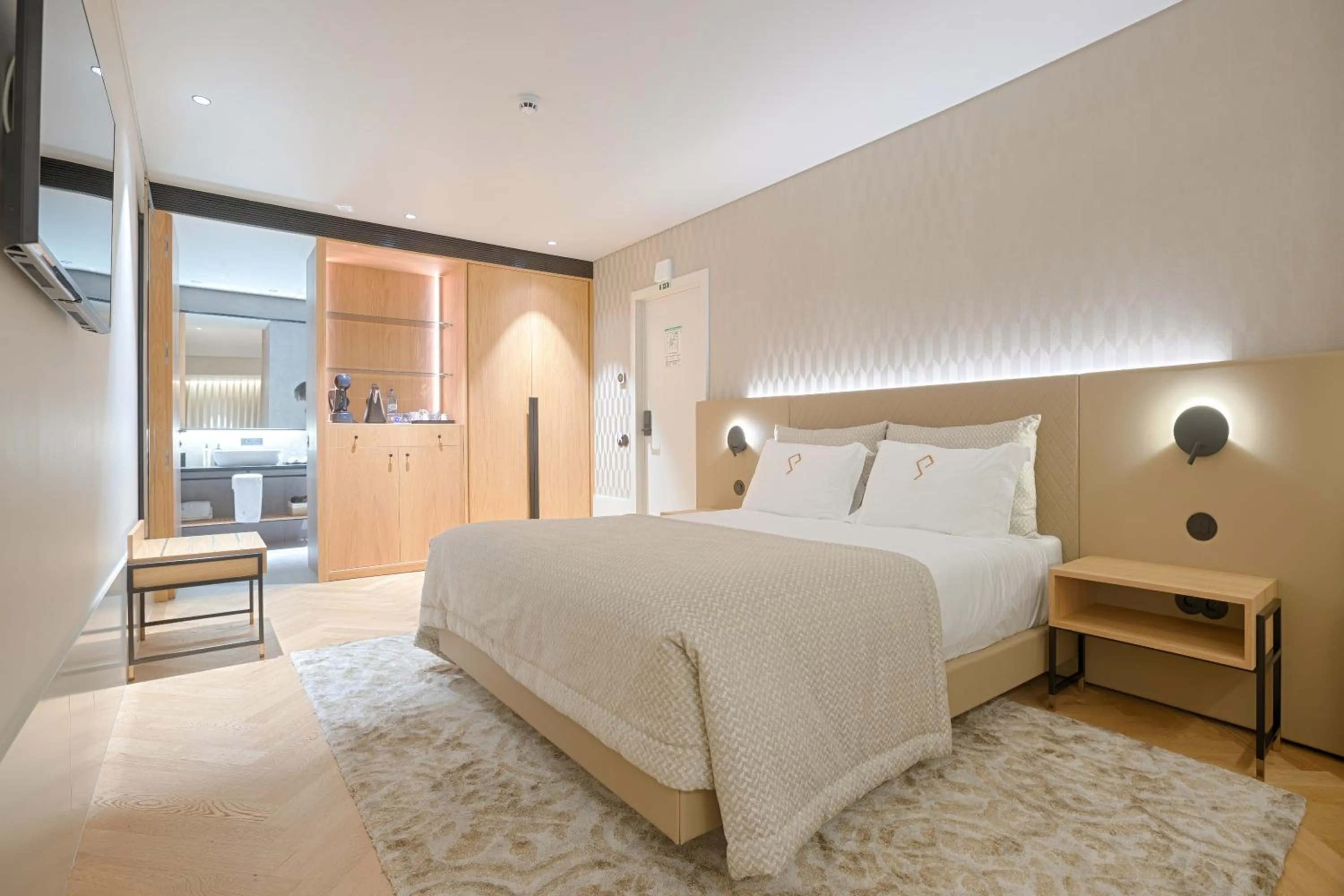 Bed in Palatial Suites