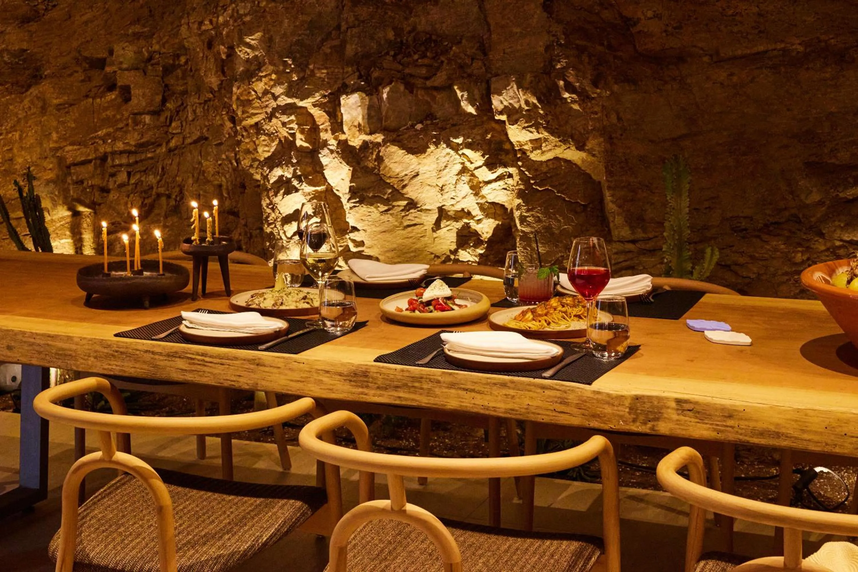 Restaurant/places to eat in Sun Aeriko