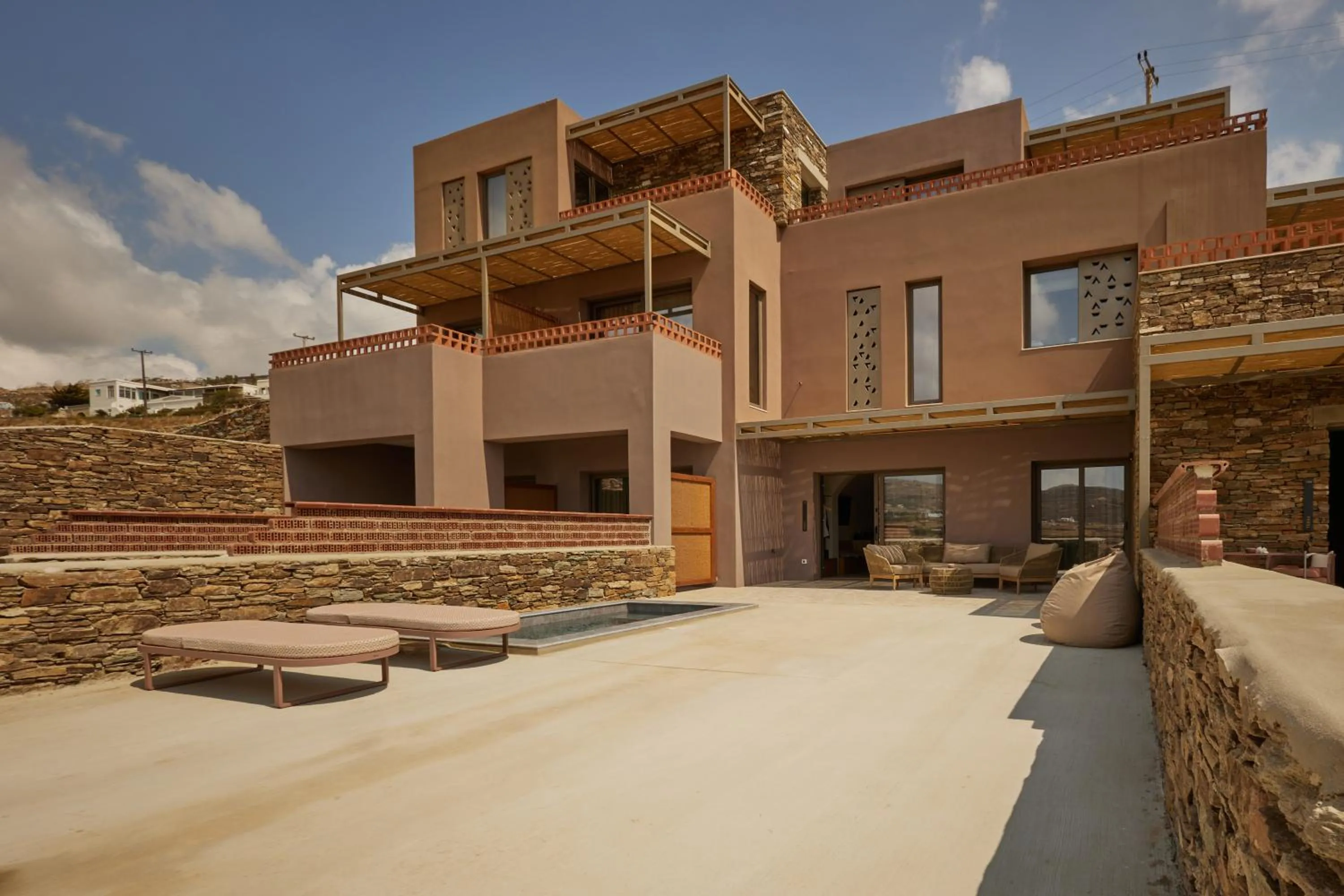 Property building in Sun Aeriko