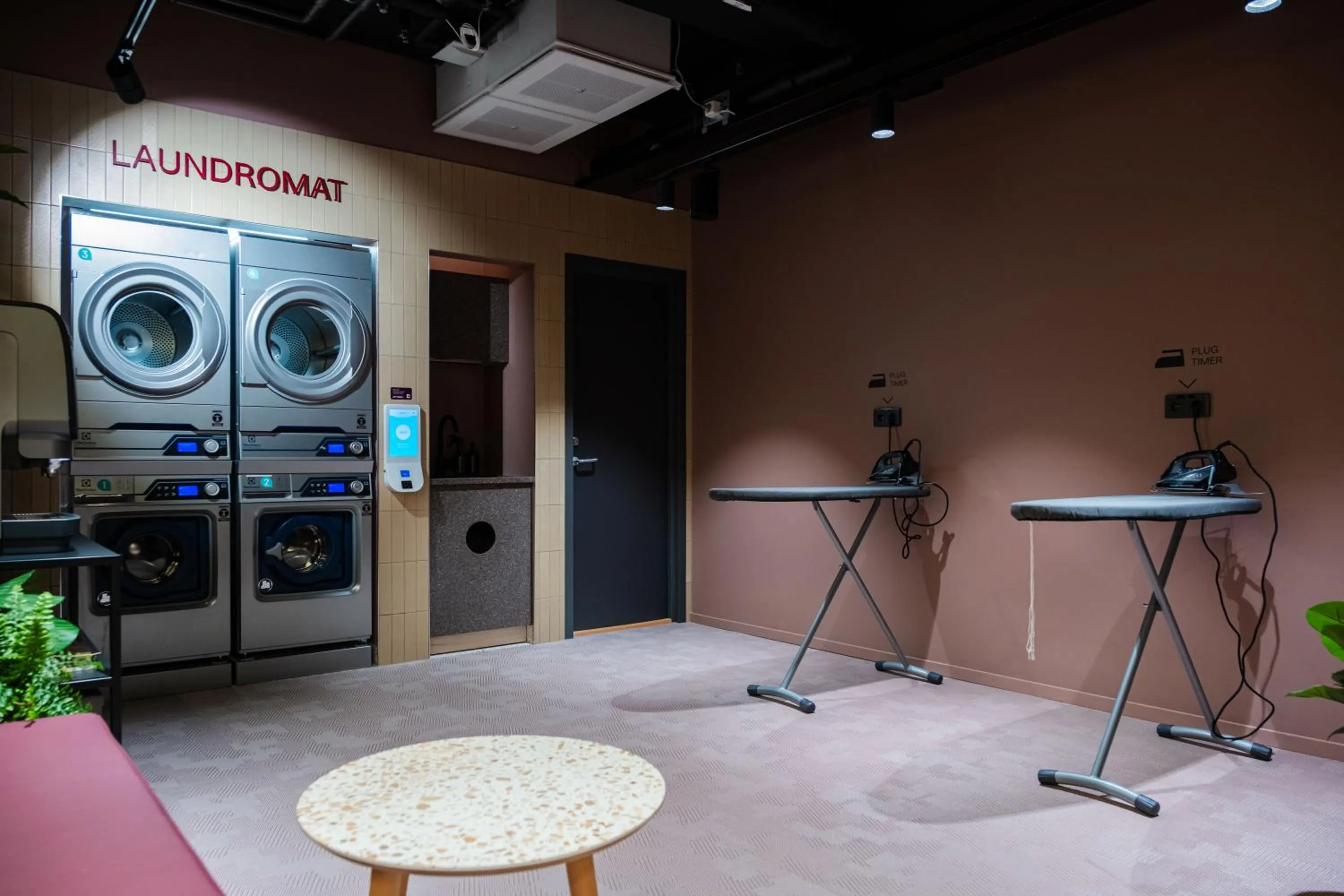 flat iron in Citybox Stockholm