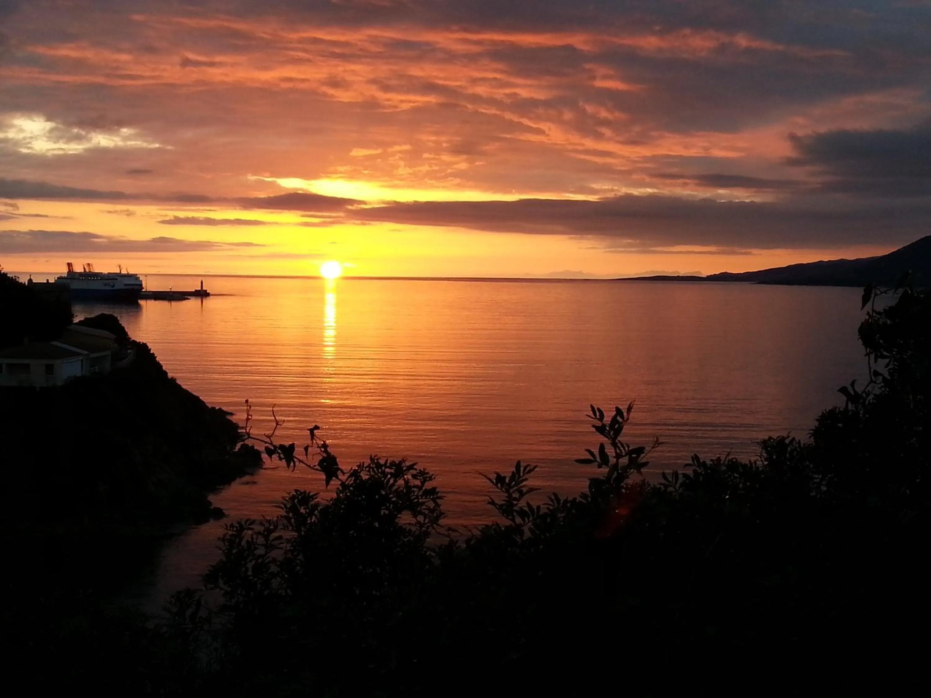 Sunset in Hôtel Beach