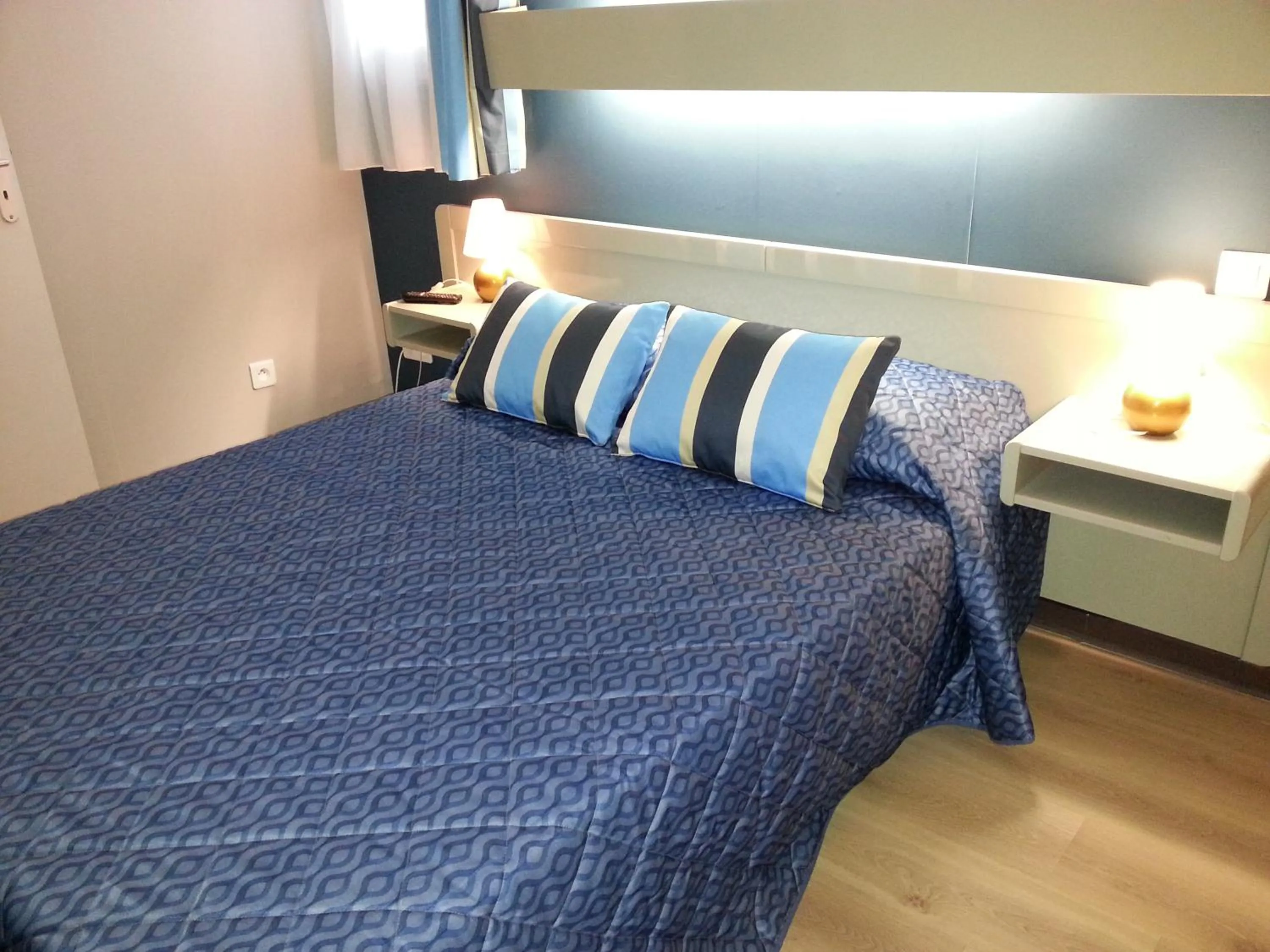 Bedroom in Hôtel Beach