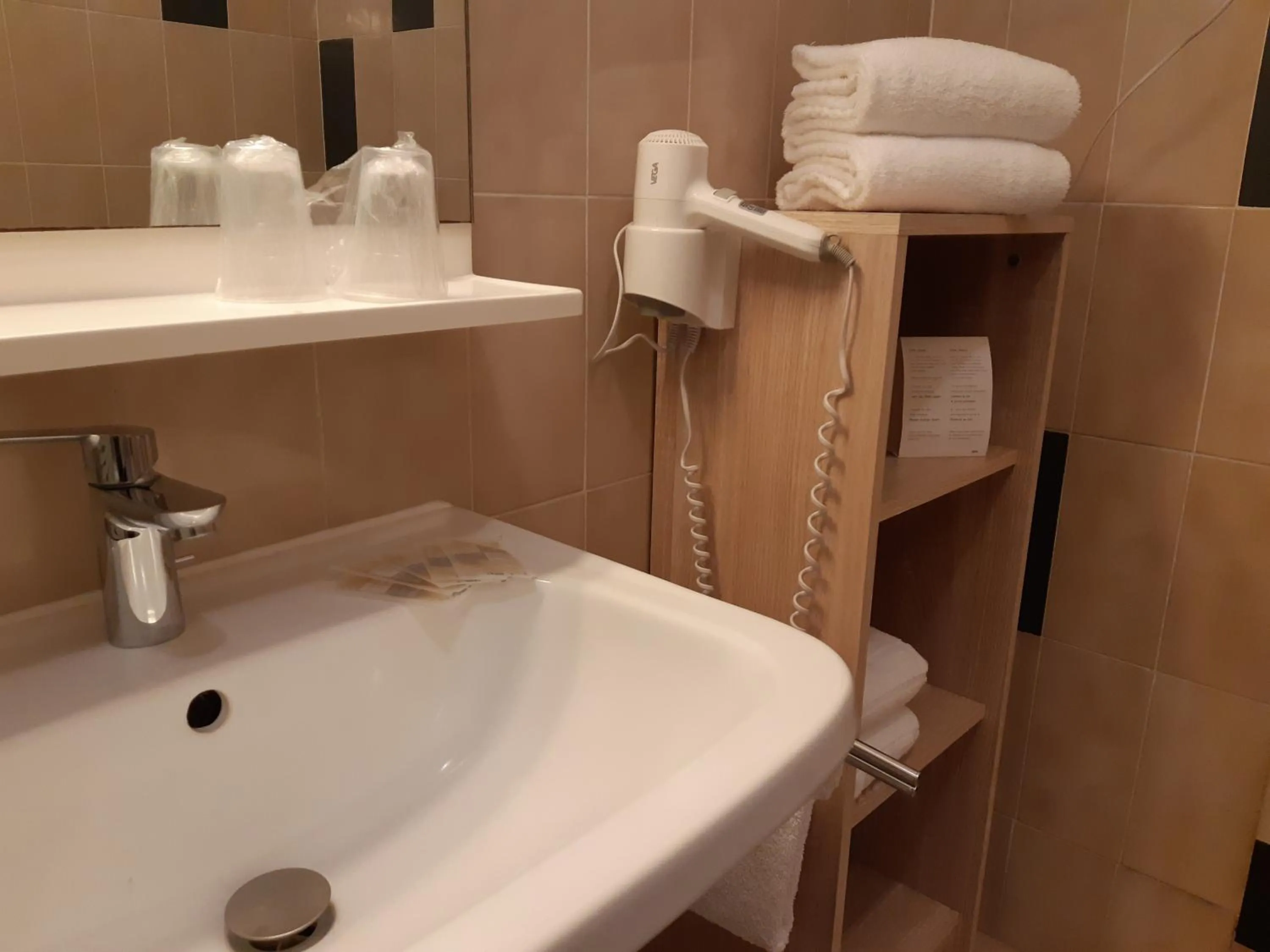 Bathroom in Hôtel Beach