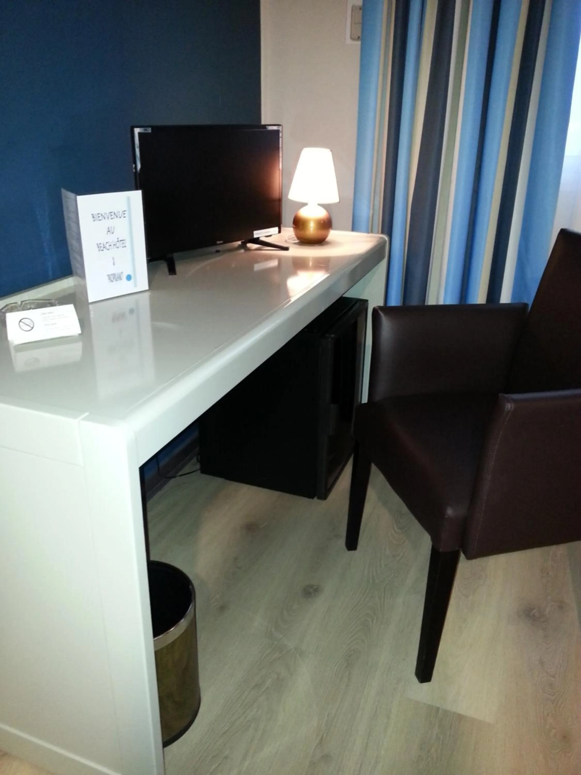 TV and multimedia in Hôtel Beach