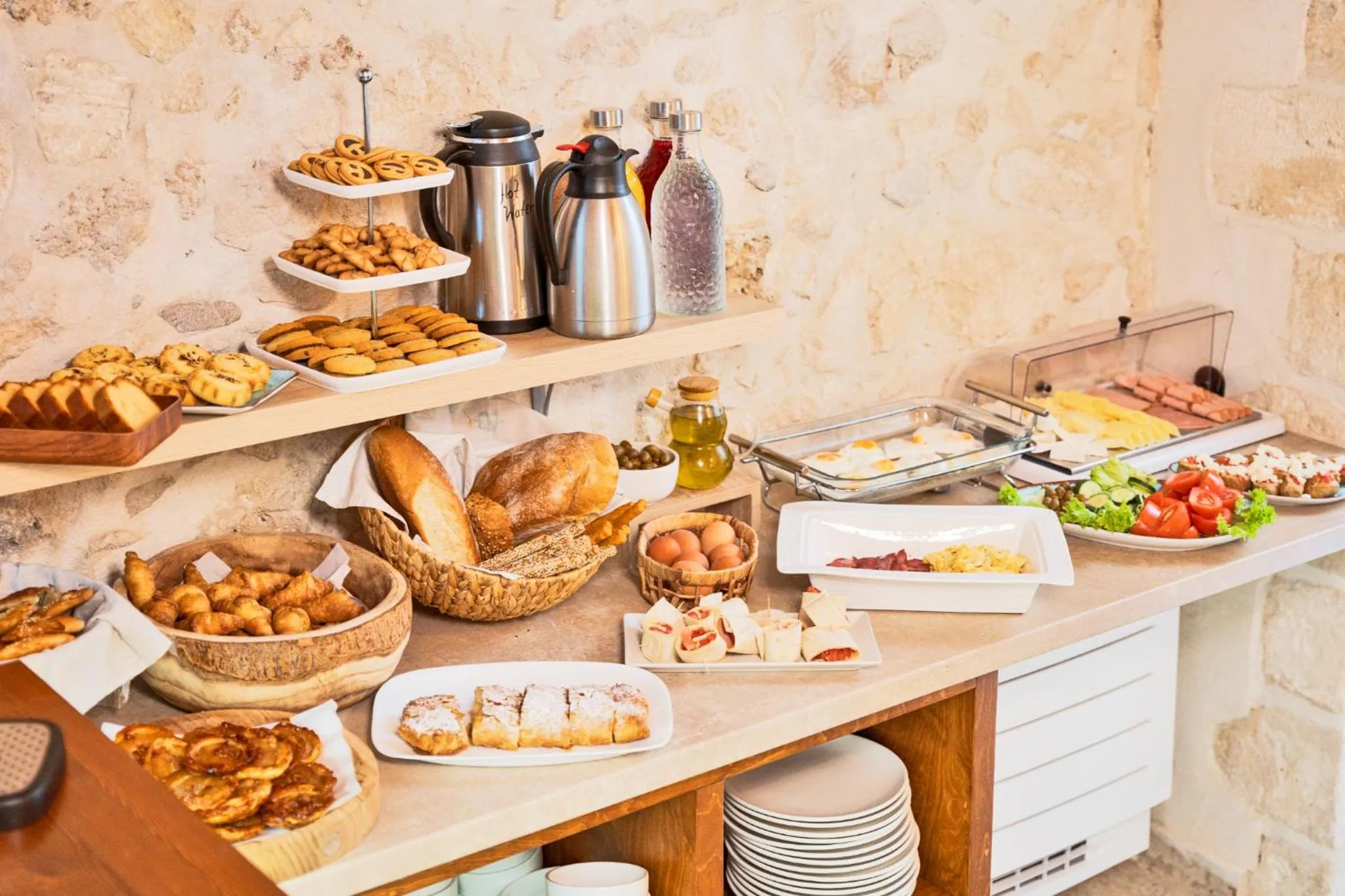 Food and drinks in Mansio Boutique Hotel