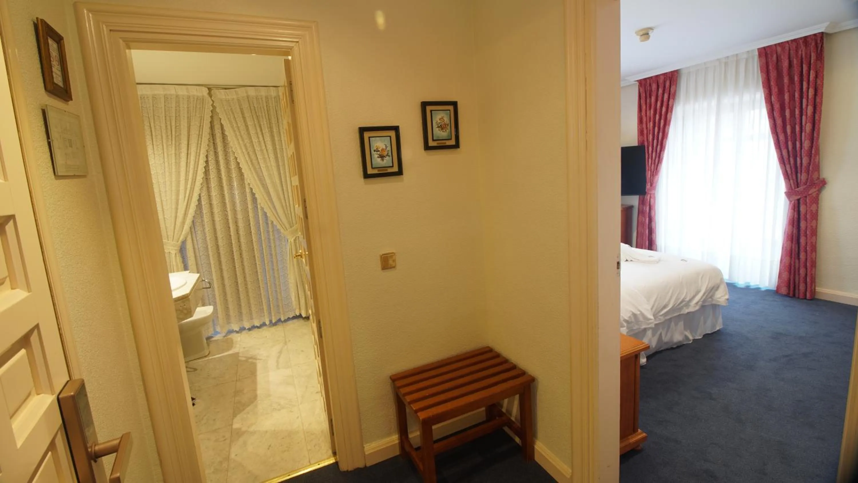 Bedroom, Bed in HOTEL RIAZA