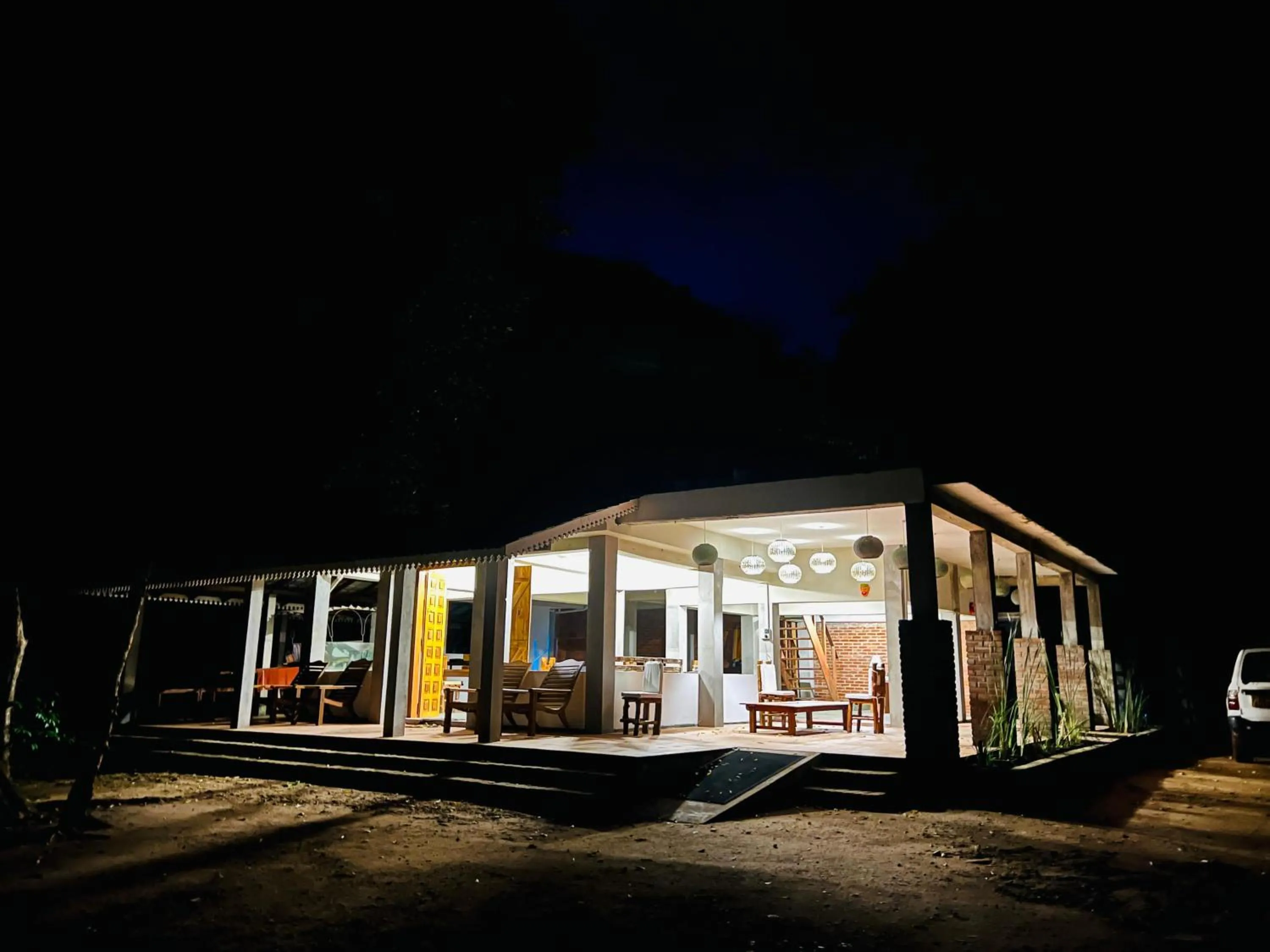 Restaurant/places to eat in Sigiri Vananthara