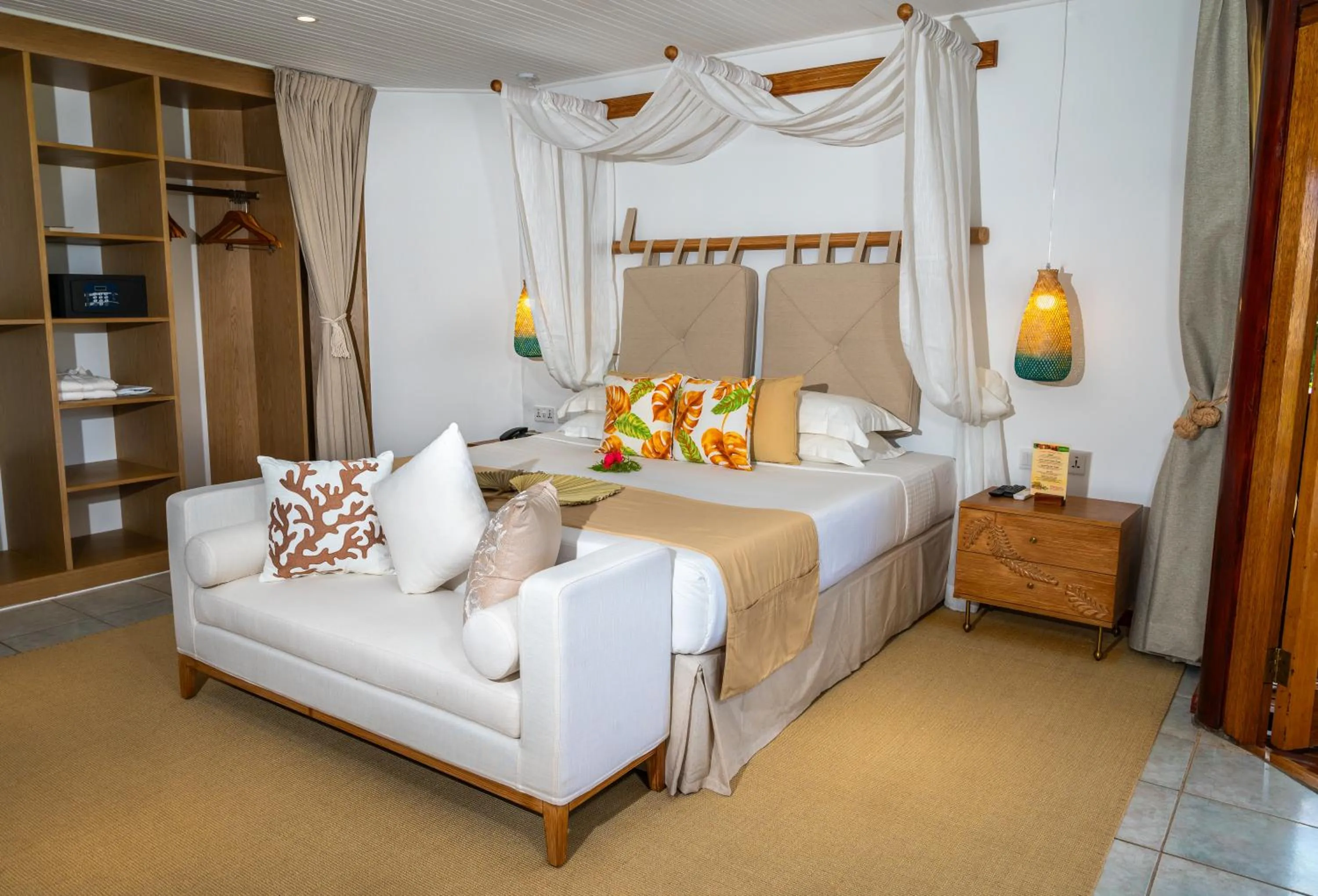 Bedroom, Bed in Acajou Beach Resort