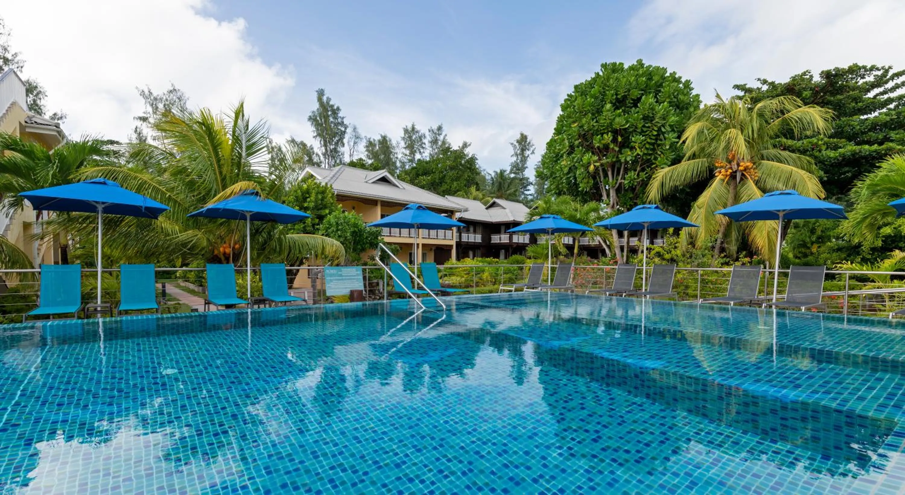 Swimming pool in Acajou Beach Resort