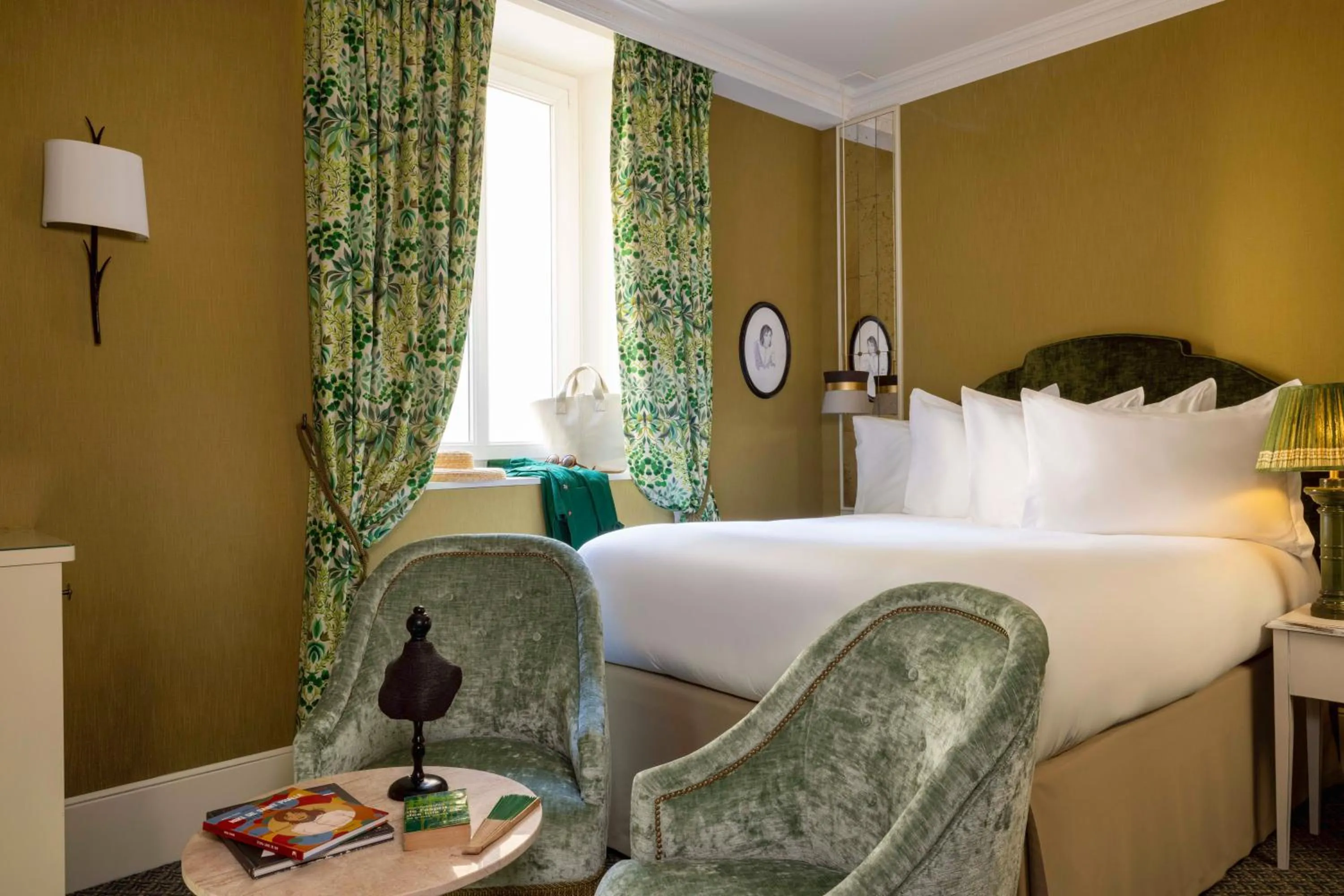 Decorative detail, Bed in UNE AUTRE CHAMBRE