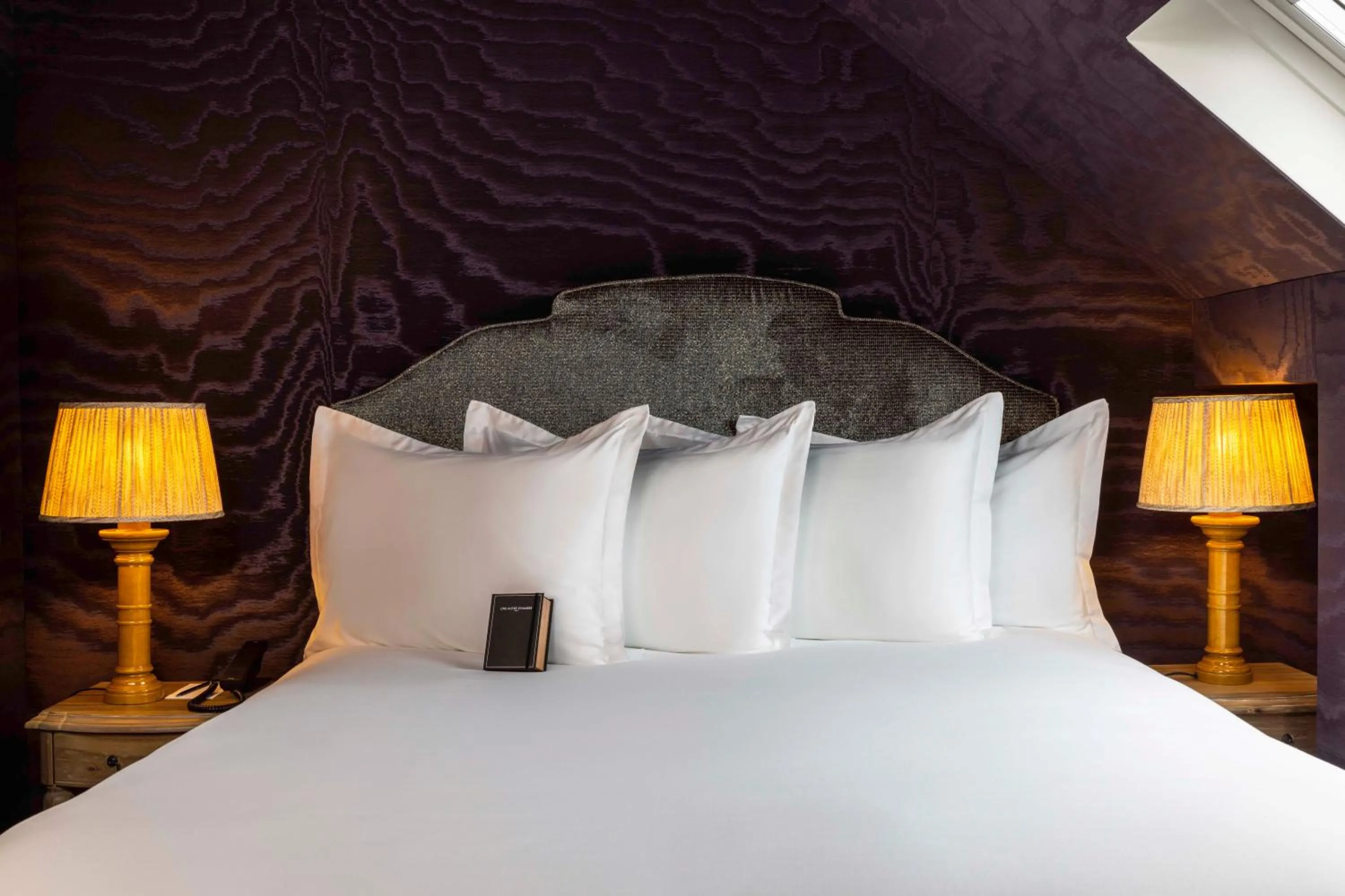 Bed in UNE AUTRE CHAMBRE