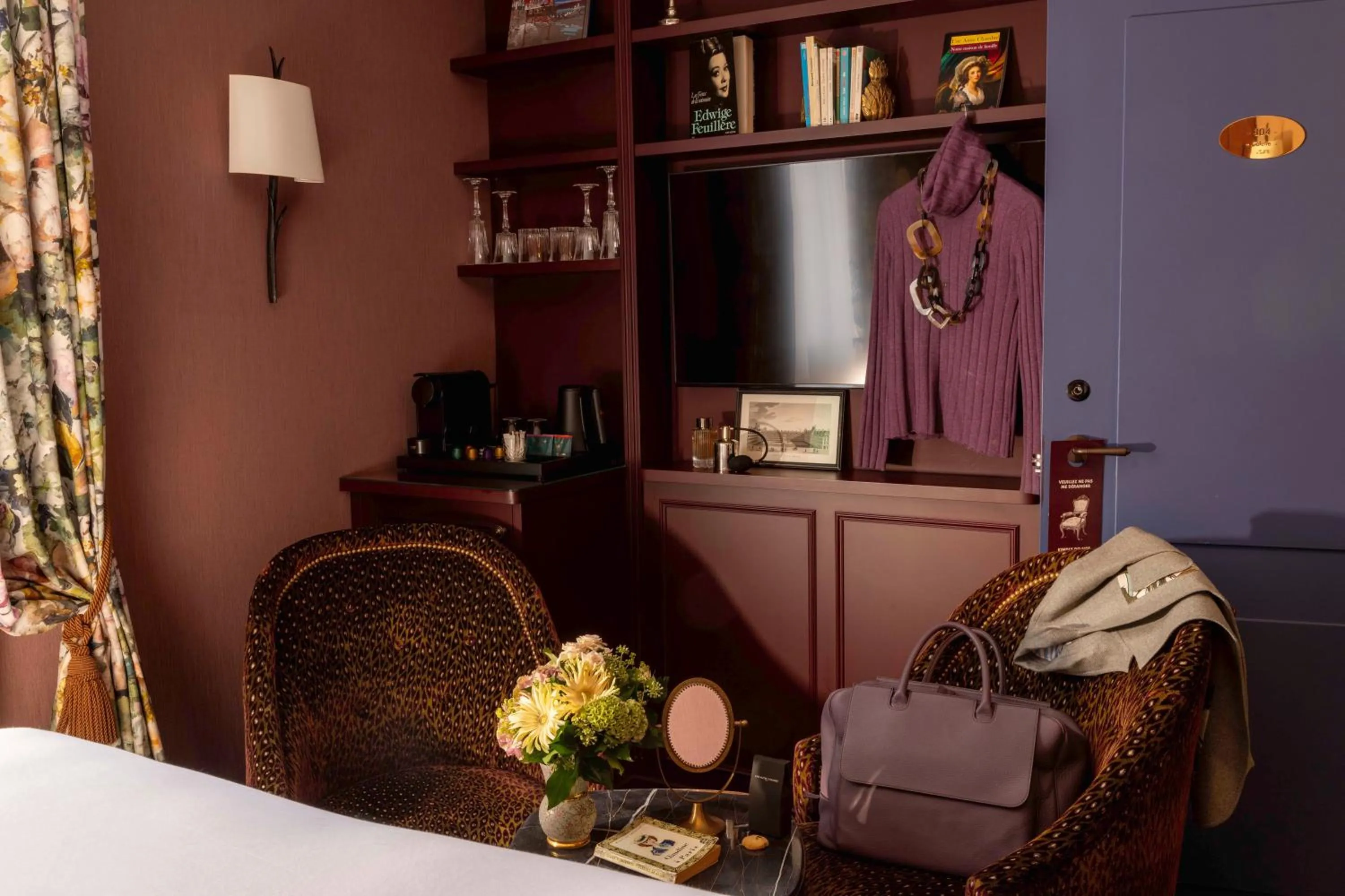 Decorative detail in UNE AUTRE CHAMBRE