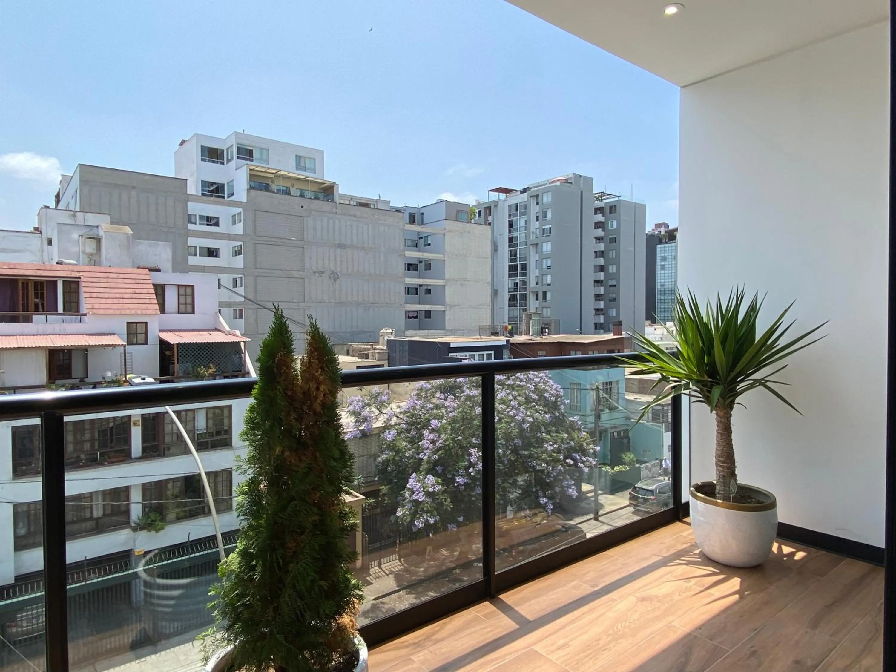 Balcony/Terrace in Borgoño By Wynwood House