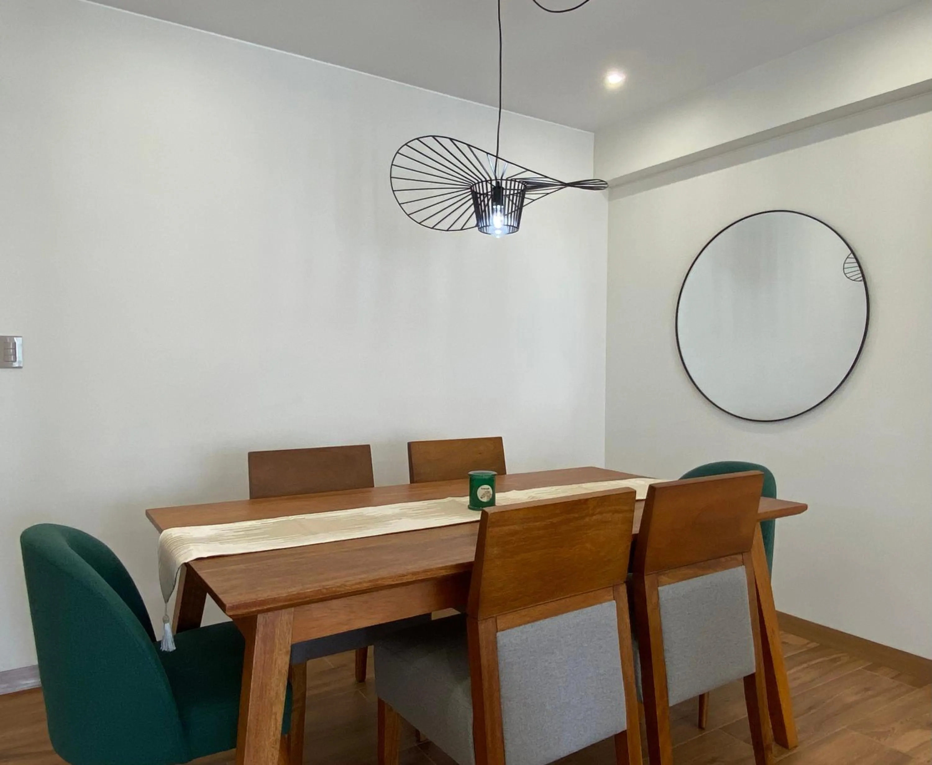 Dining area in Borgoño By Wynwood House