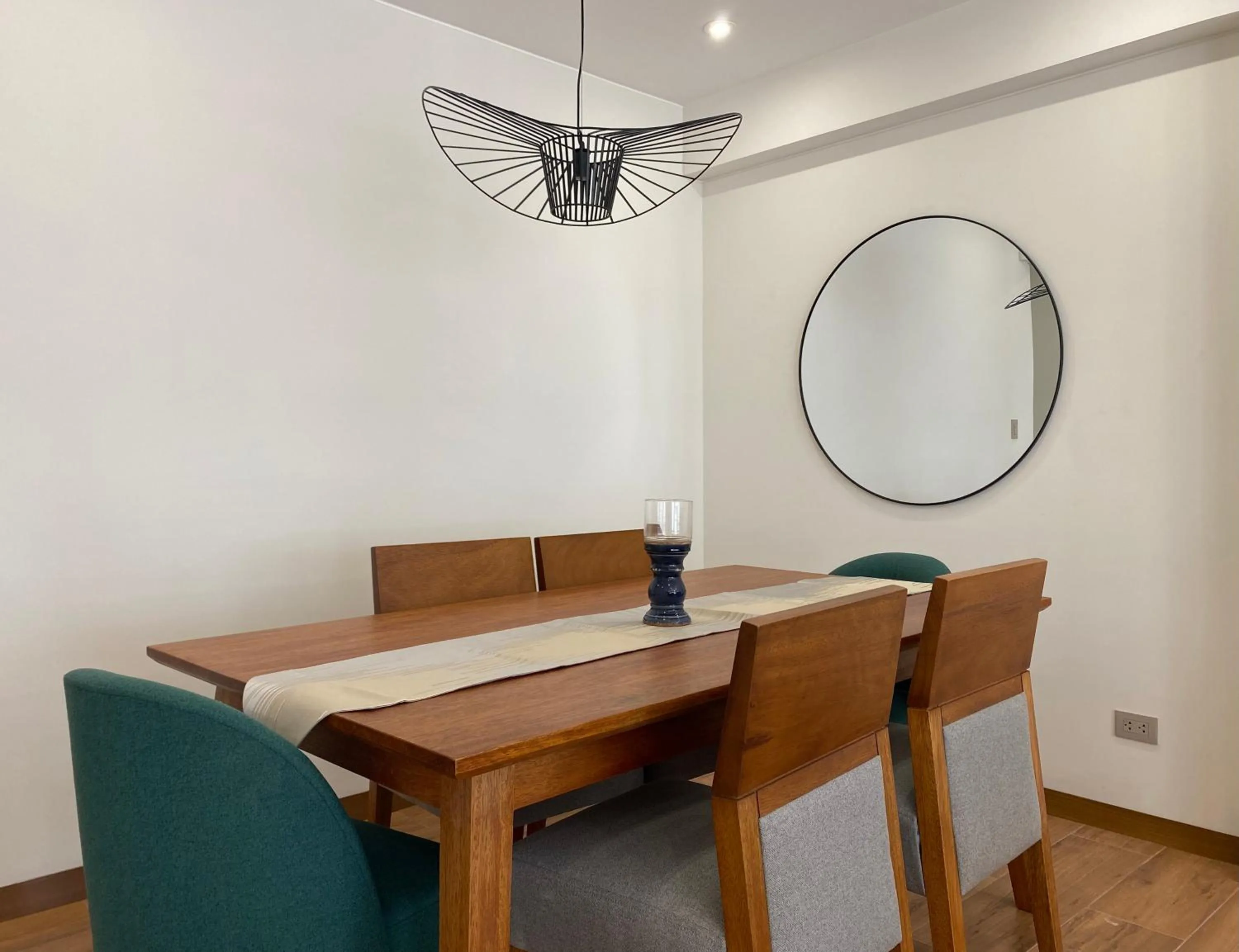 Dining area in Borgoño By Wynwood House