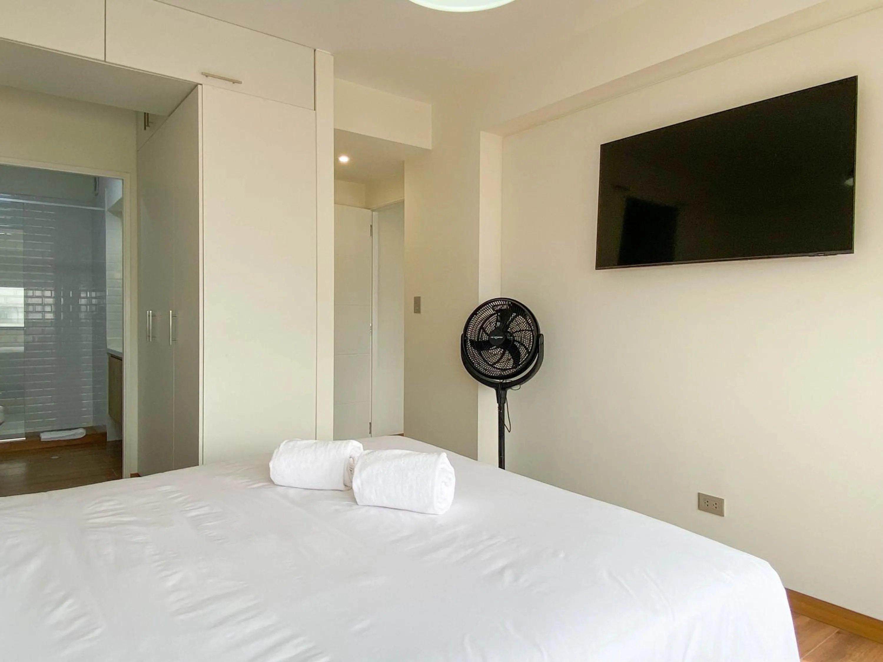 Bedroom, Bed in Borgoño By Wynwood House