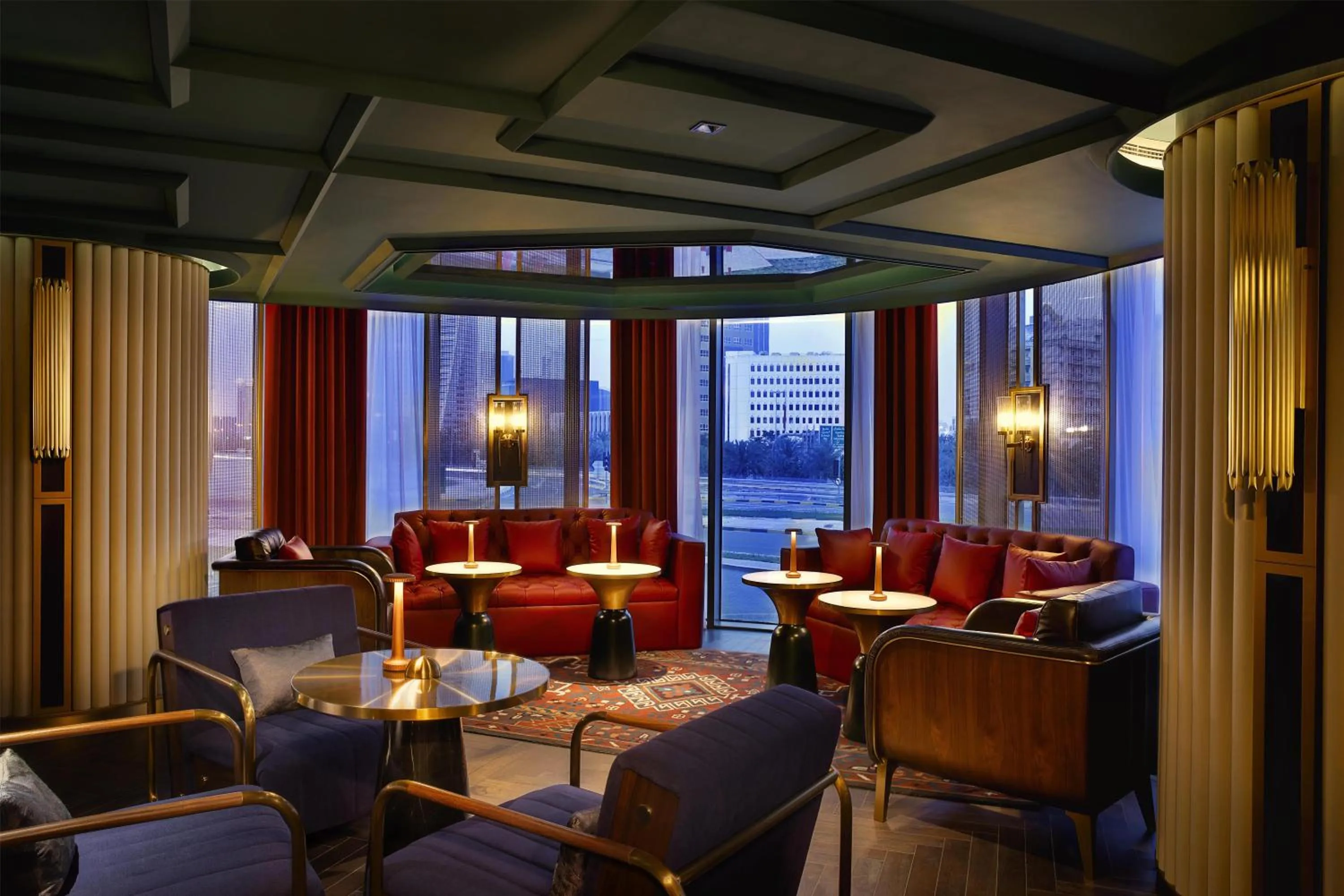 Lounge or bar in Conrad Bahrain Financial Harbour