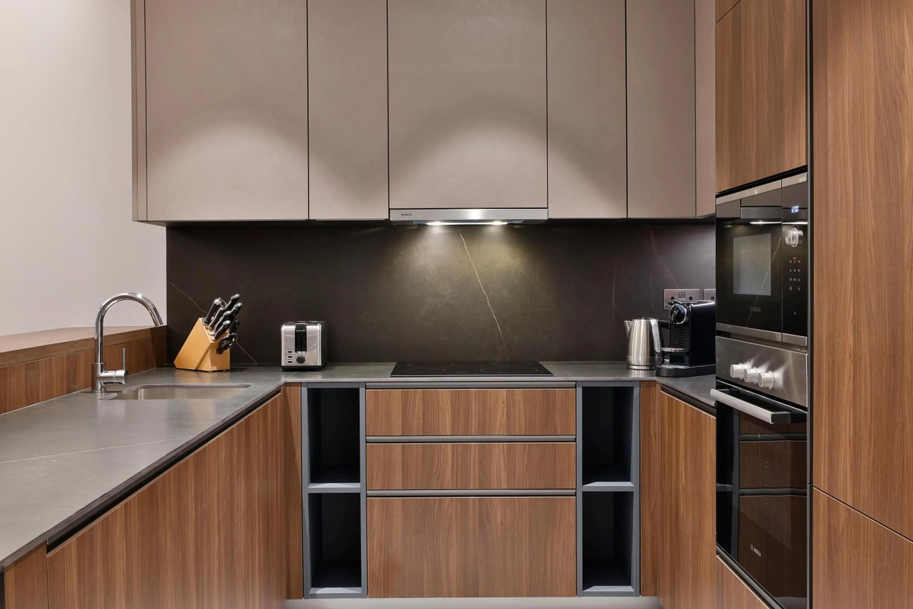 Coffee/tea facilities in Conrad Bahrain Financial Harbour