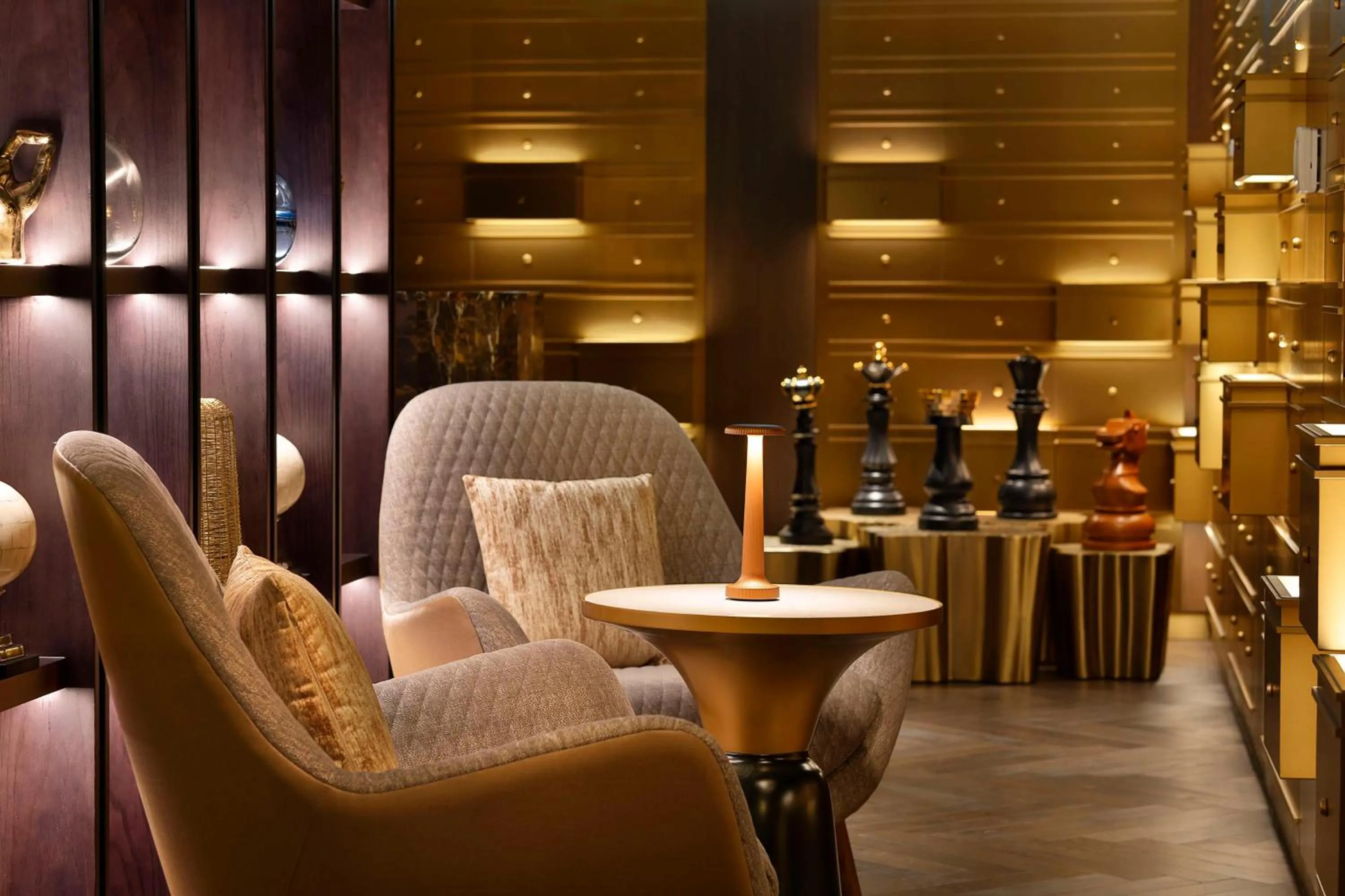 Lounge or bar in Conrad Bahrain Financial Harbour